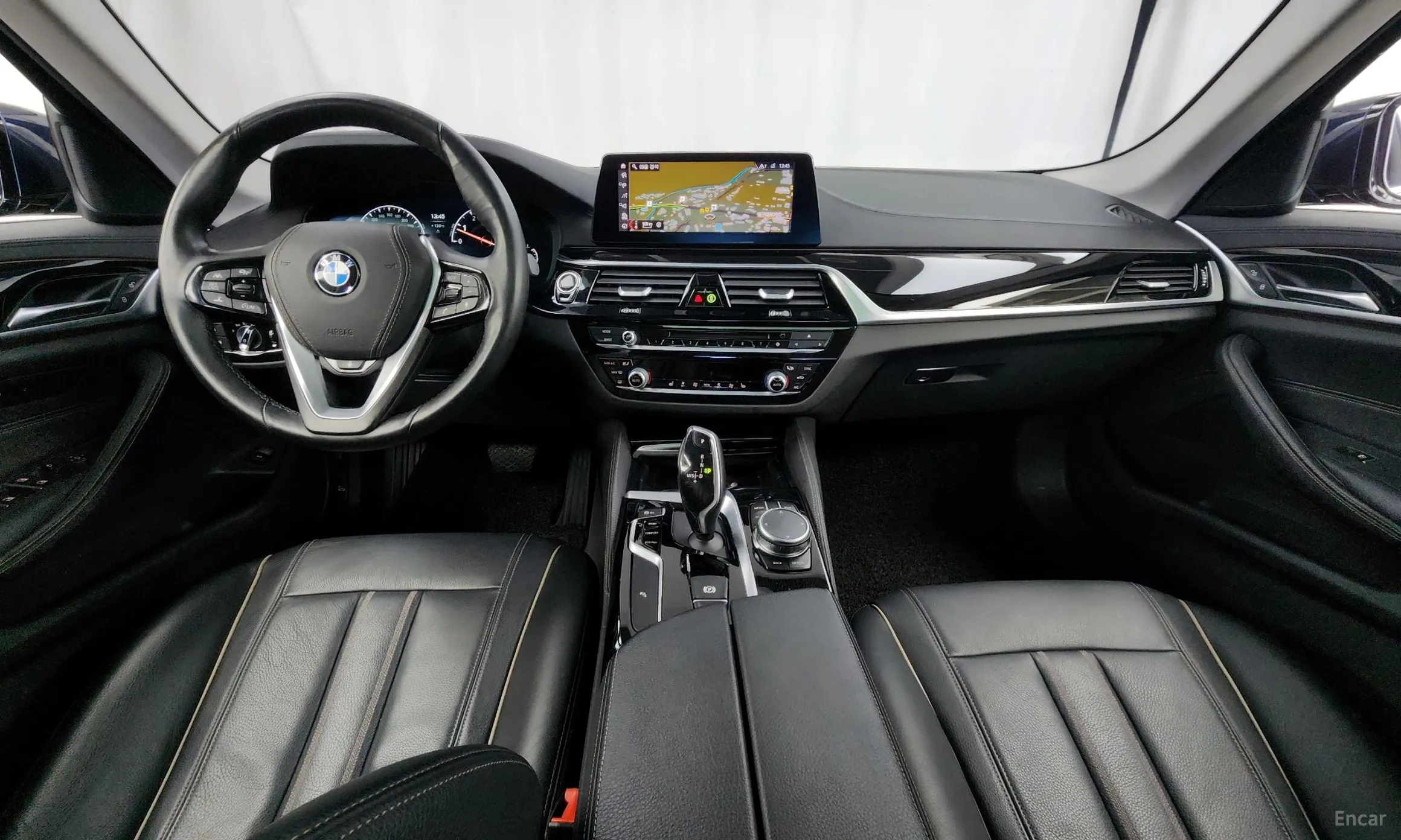 BMW 5 Series (G30) превью 7
