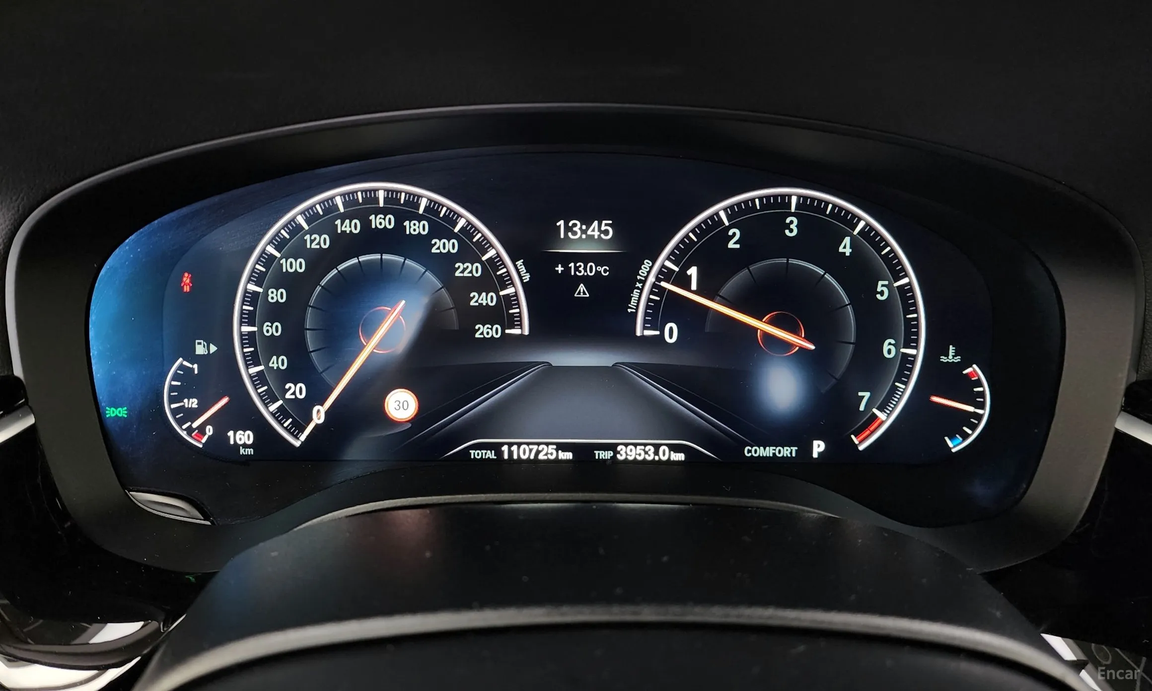 BMW 5 Series (G30) превью 8