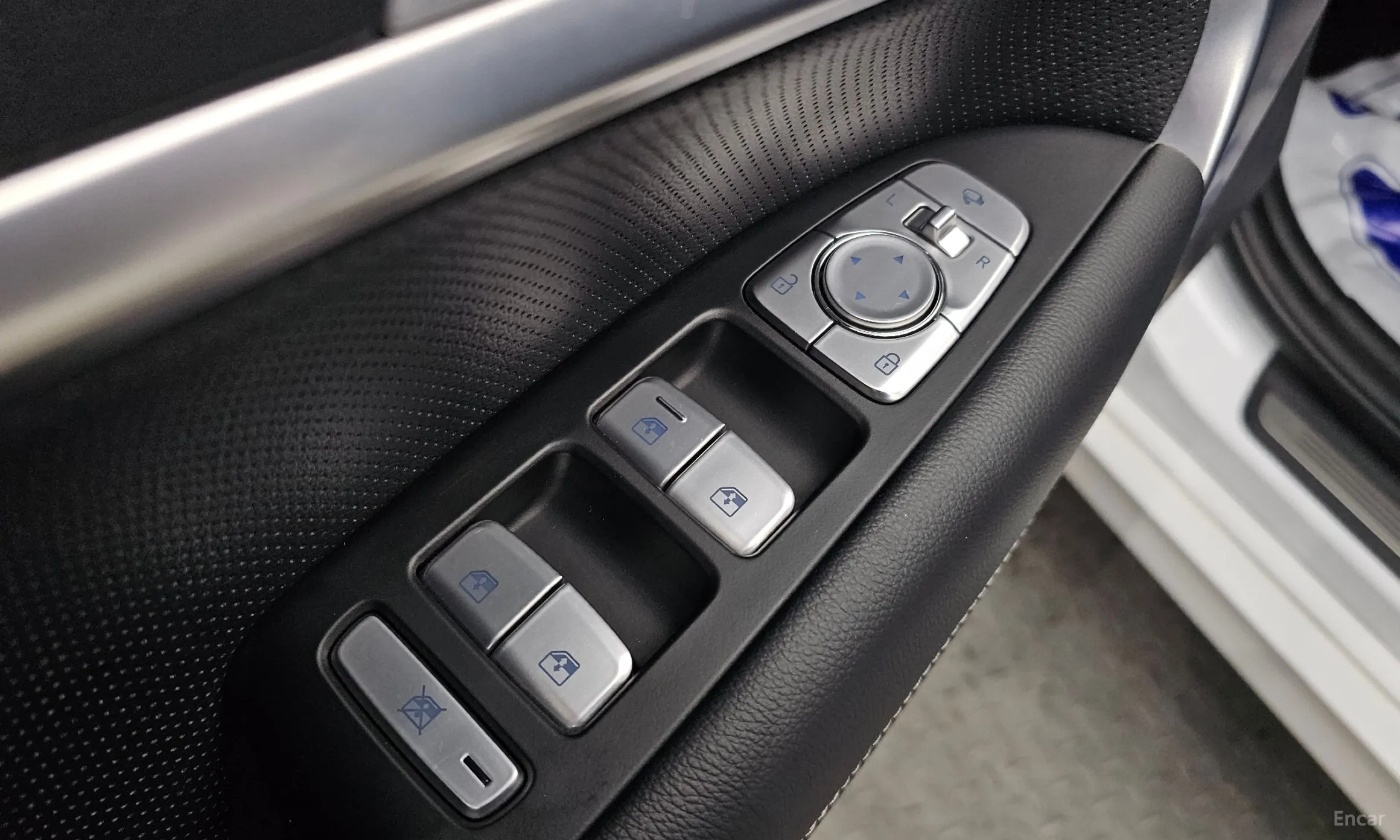 Genesis G70 превью 13