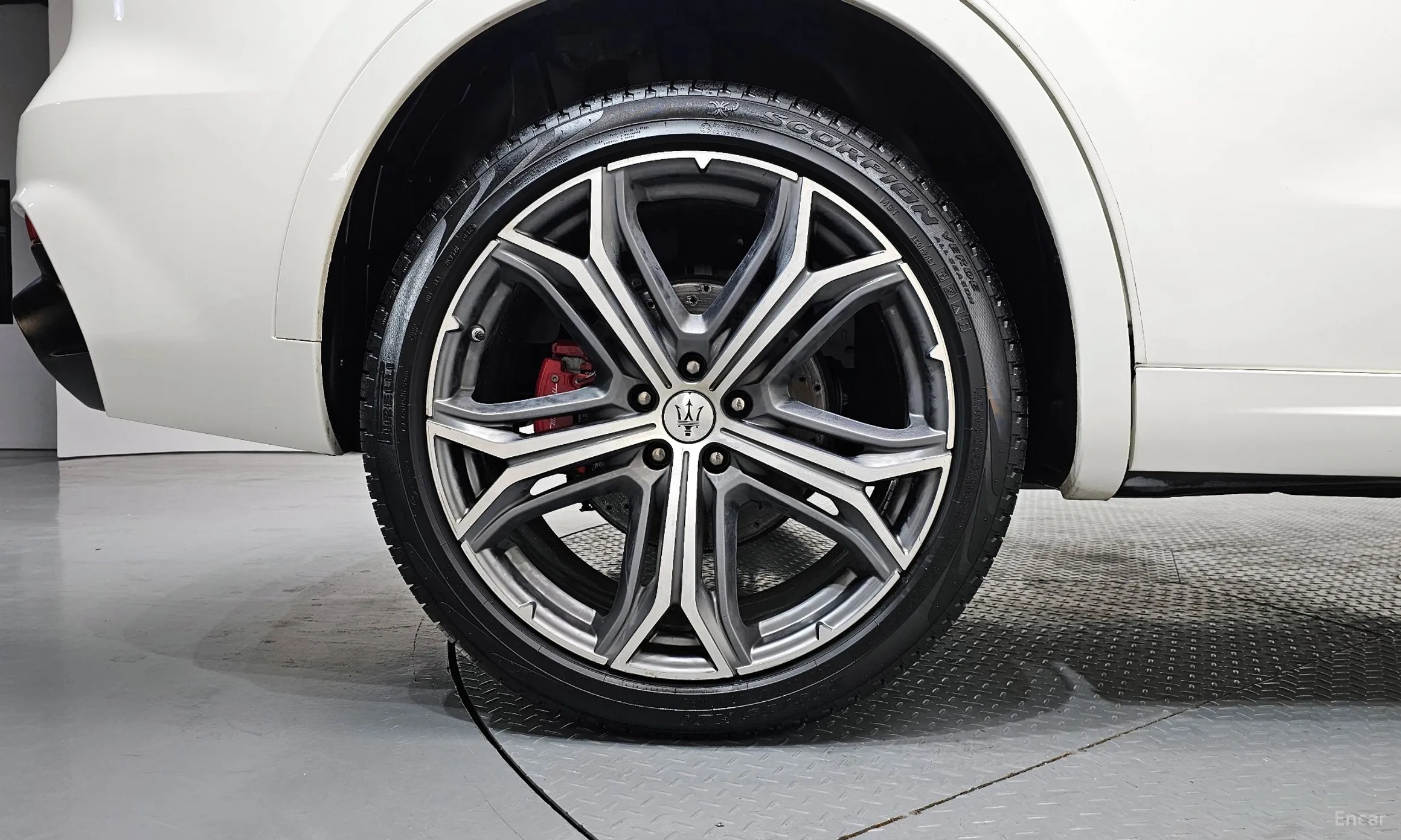 Maserati Levante превью 5