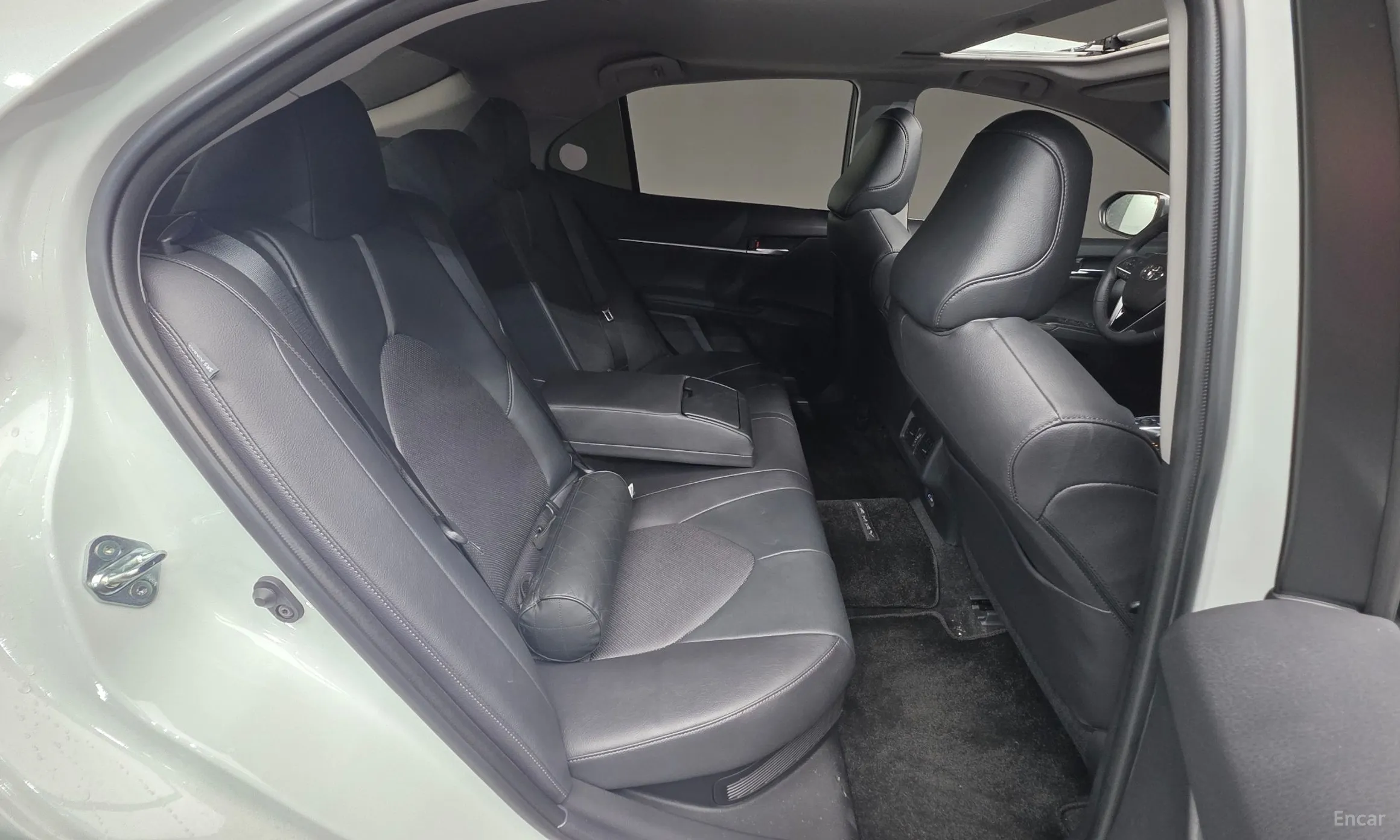 Toyota Camry (XV70) превью 19