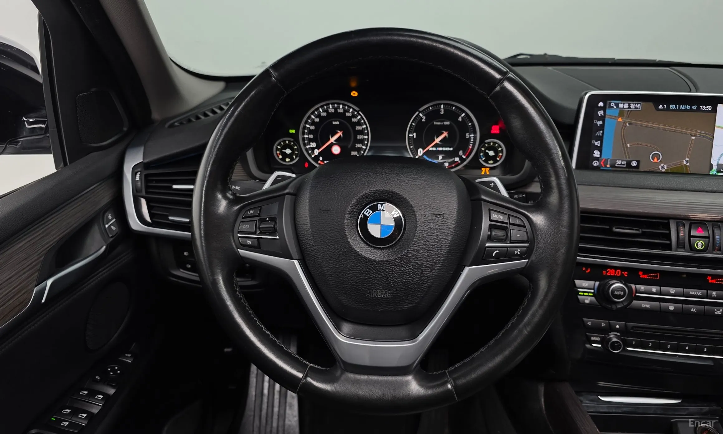 BMW X5 (F15) превью 13