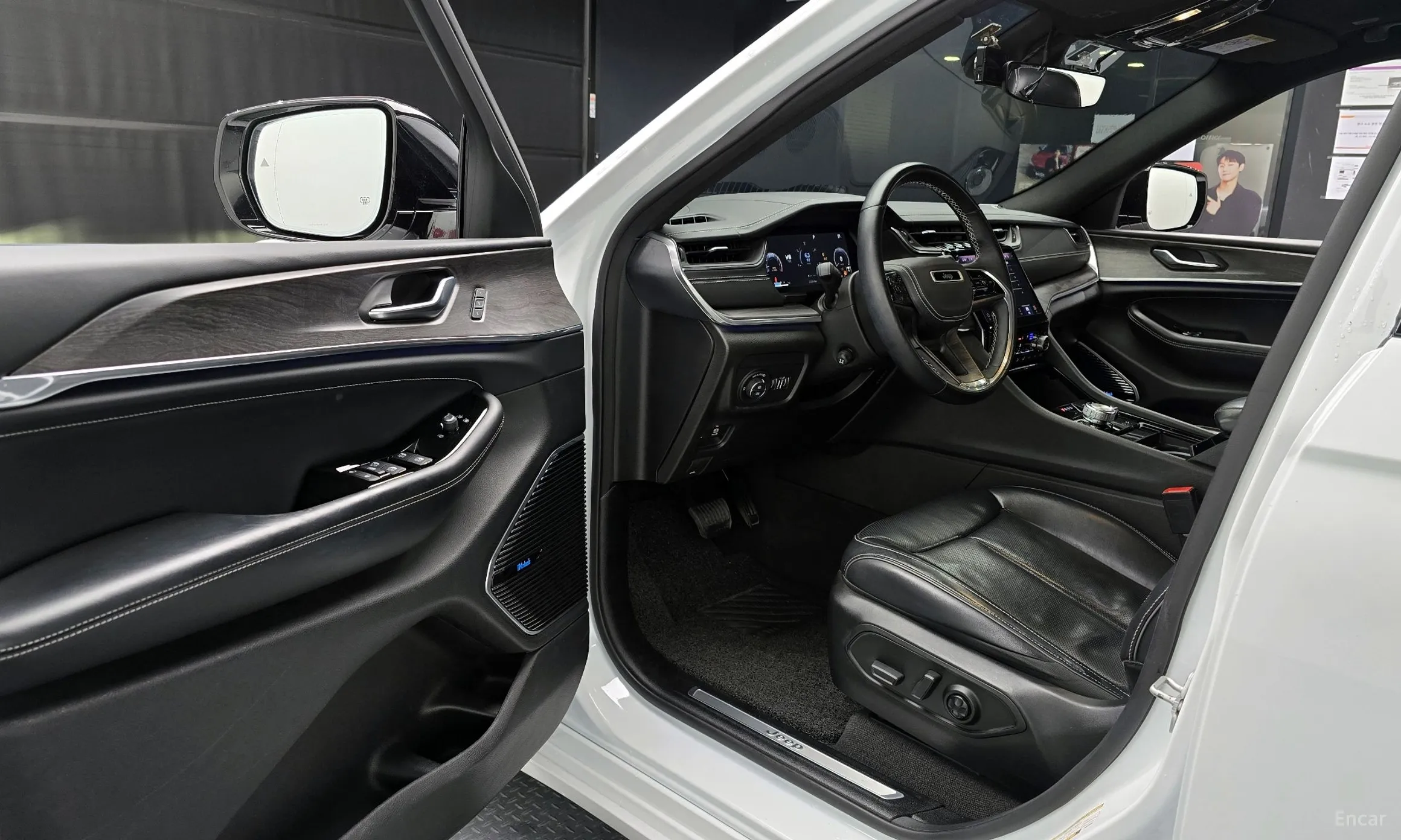 Jeep Grand Cherokee (WL) превью 11