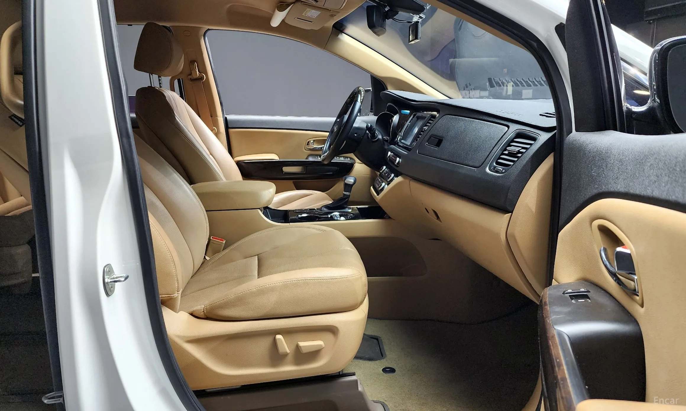Kia Carnival превью 10
