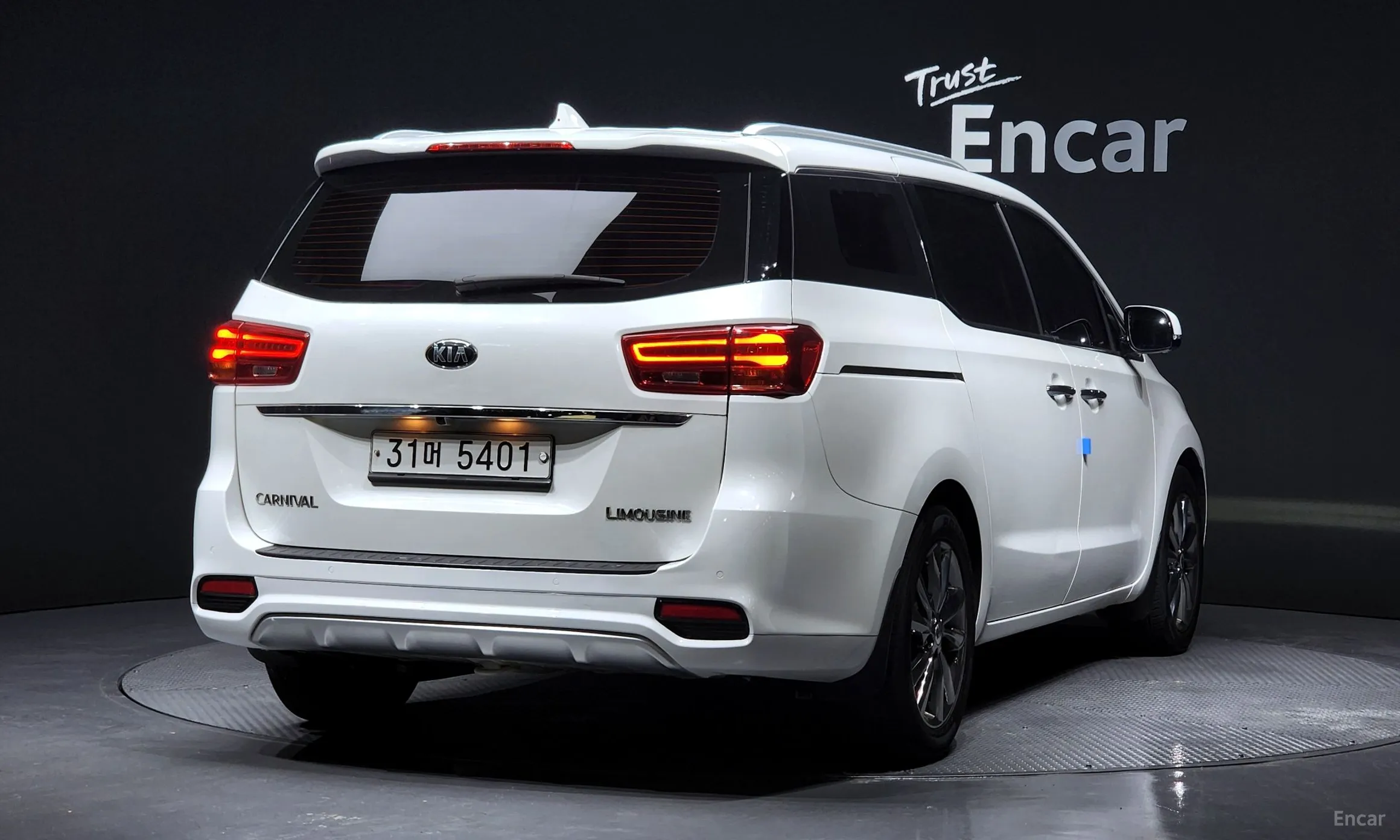 Kia Carnival превью 2