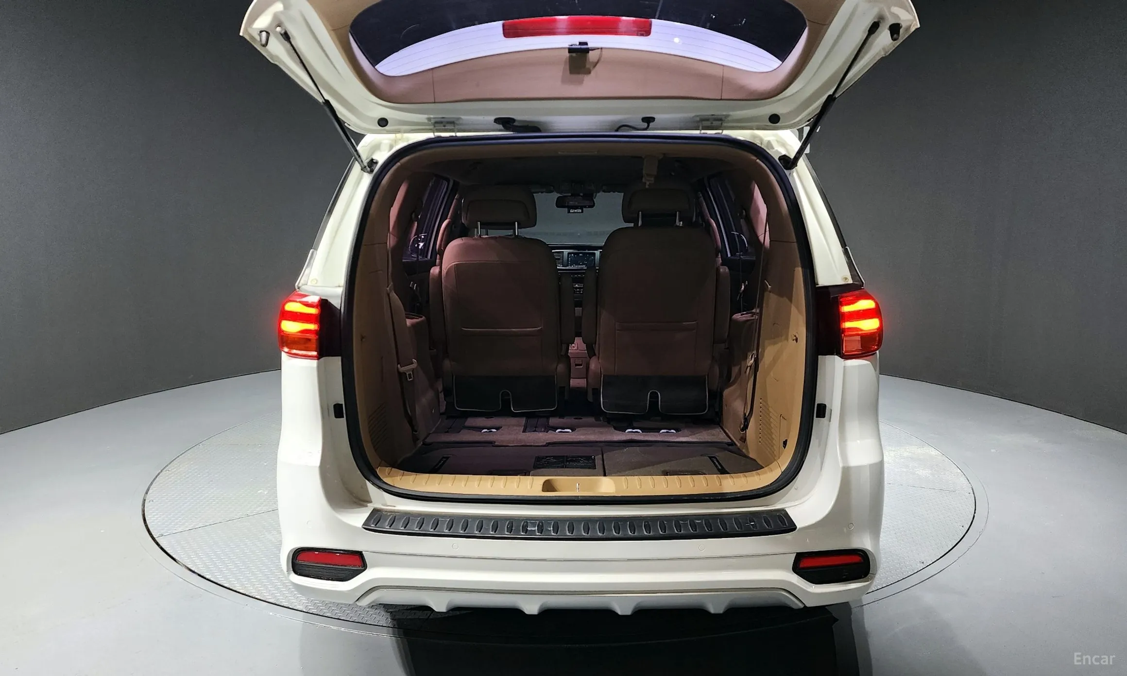 Kia Carnival превью 20