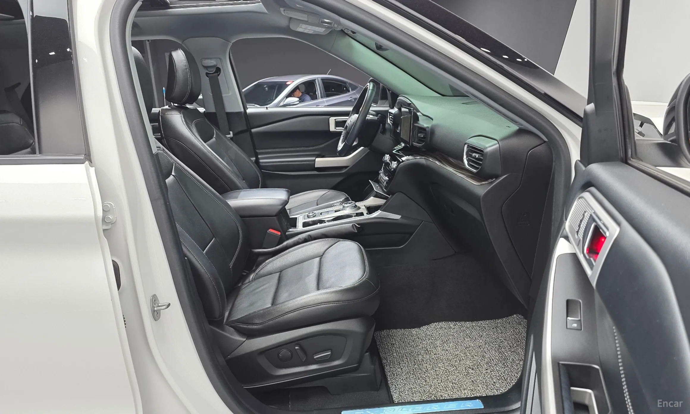 Ford Explorer 6th Generation превью 10