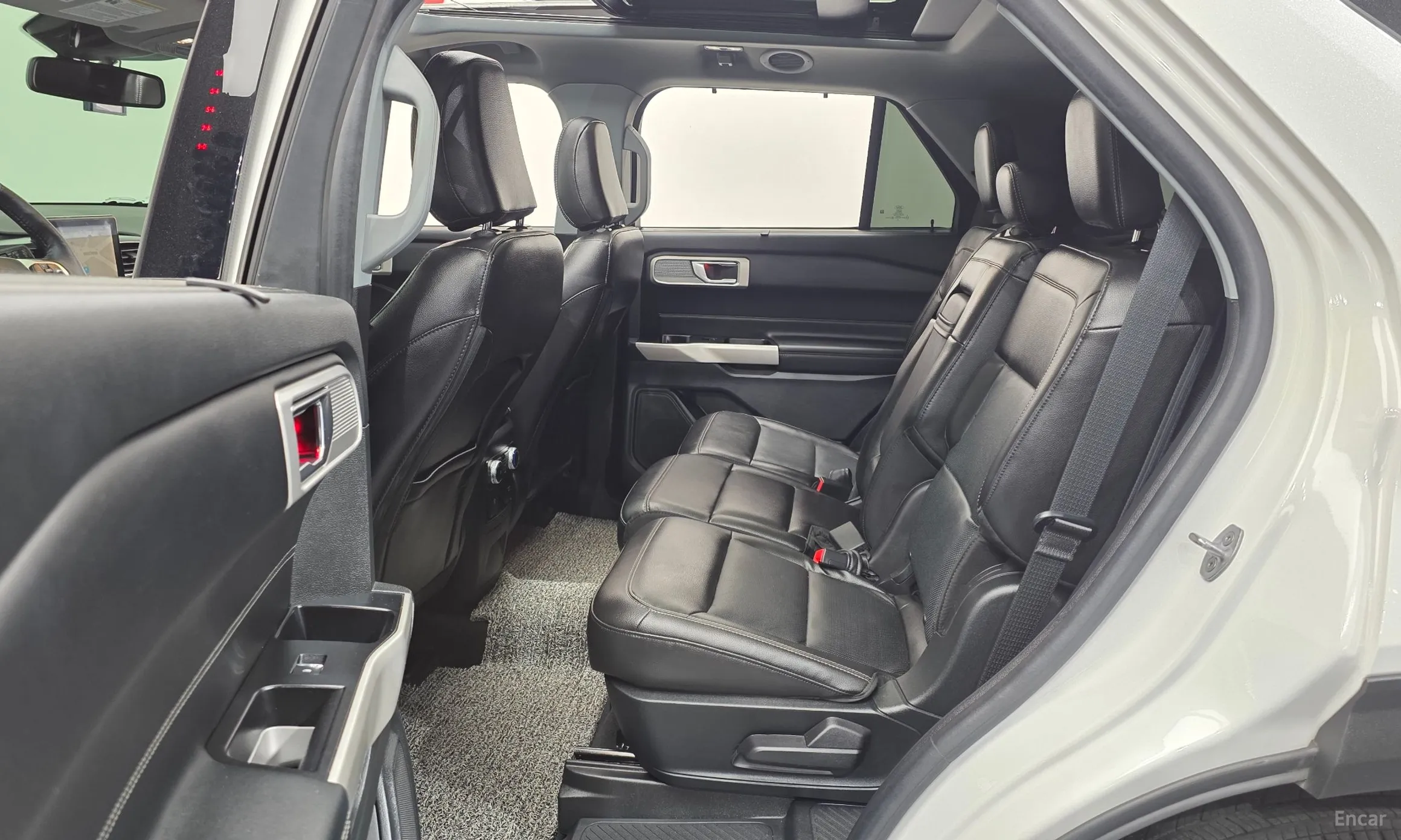 Ford Explorer 6th Generation превью 12