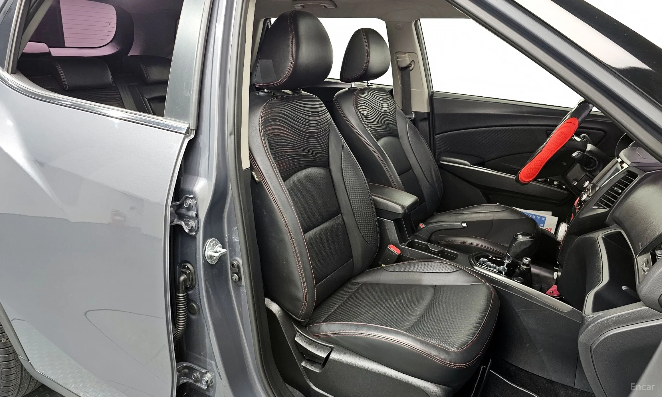 KG Mobility (SsangYong) Tivoli Air превью 10