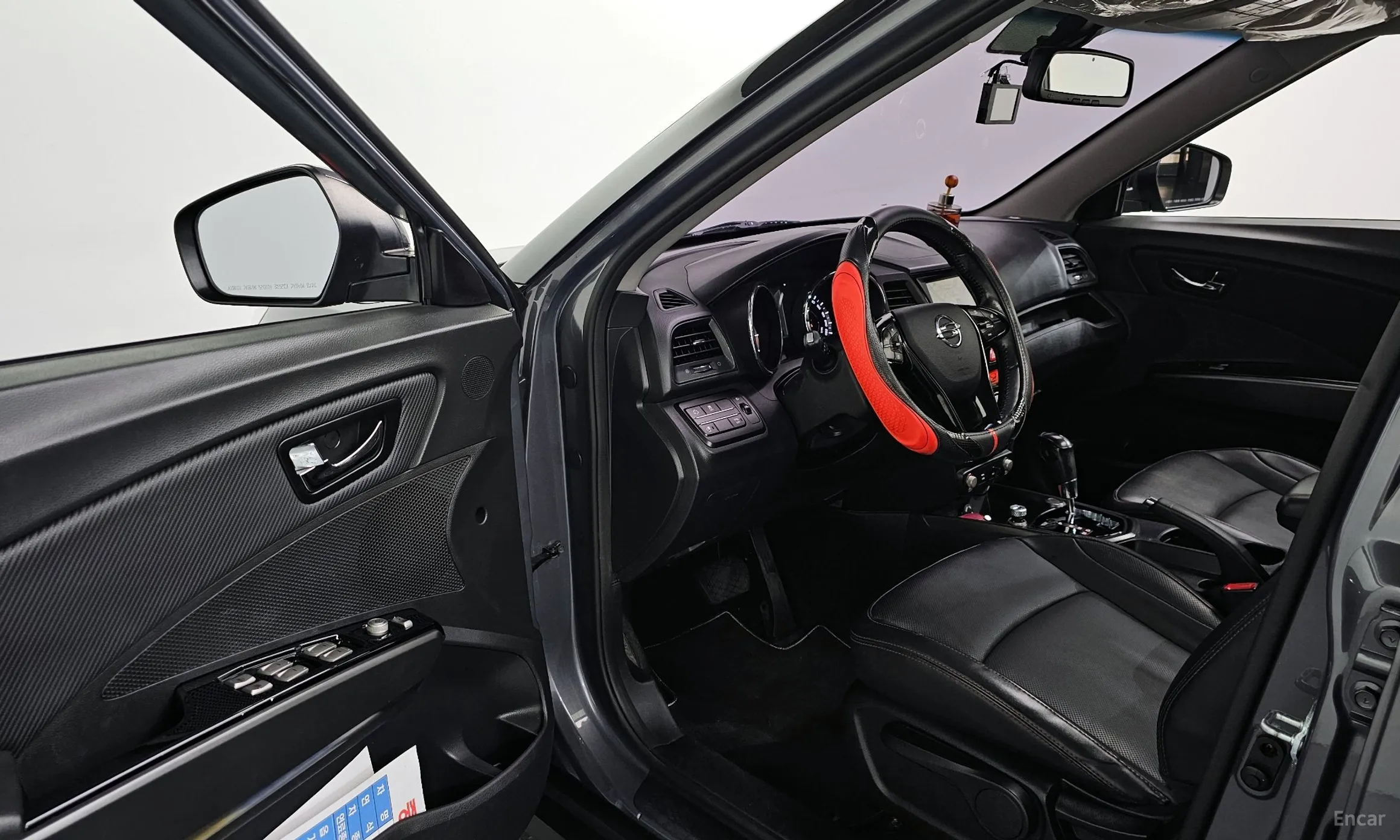 KG Mobility (SsangYong) Tivoli Air превью 11