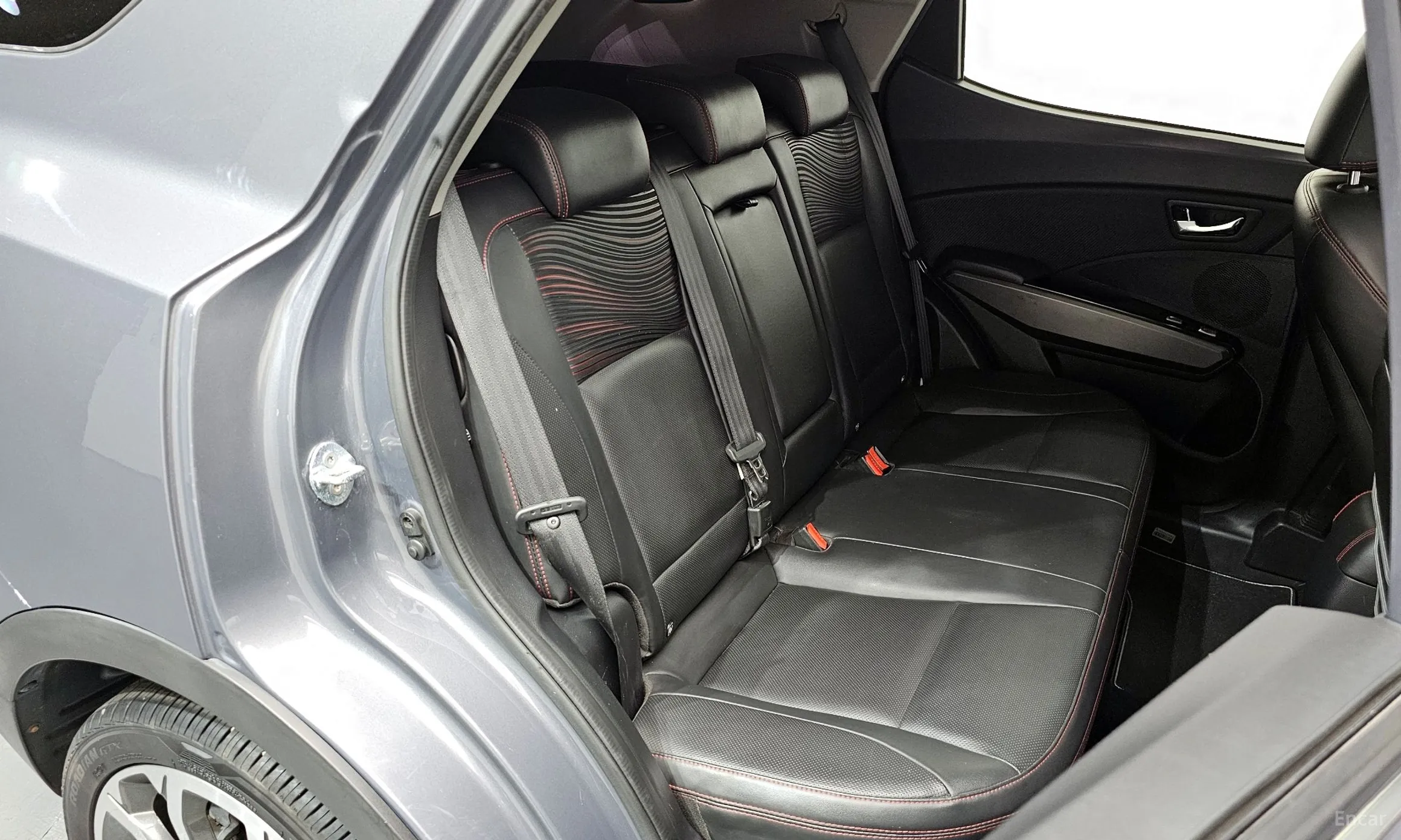 KG Mobility (SsangYong) Tivoli Air превью 12