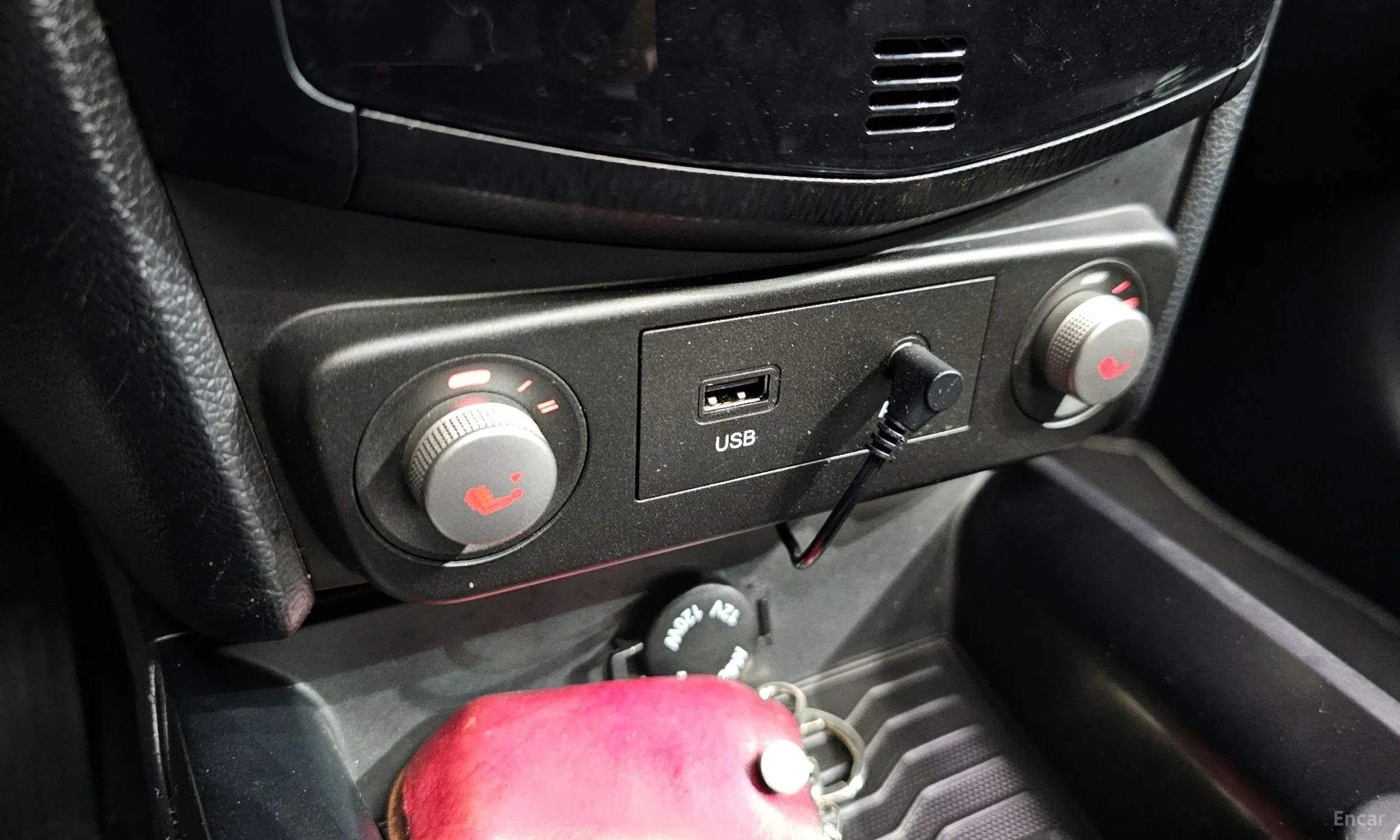 KG Mobility (SsangYong) Tivoli Air превью 18