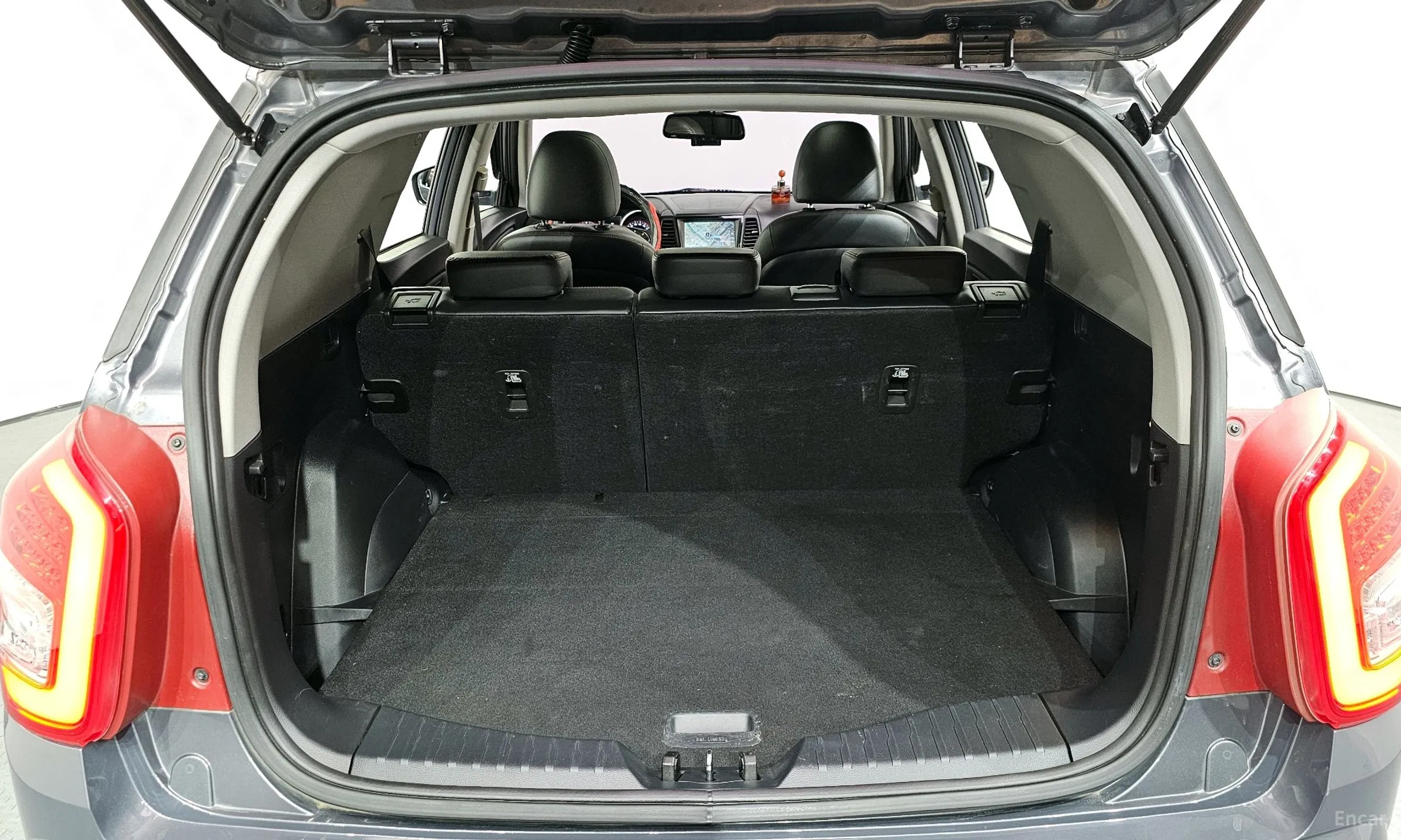 KG Mobility (SsangYong) Tivoli Air превью 20