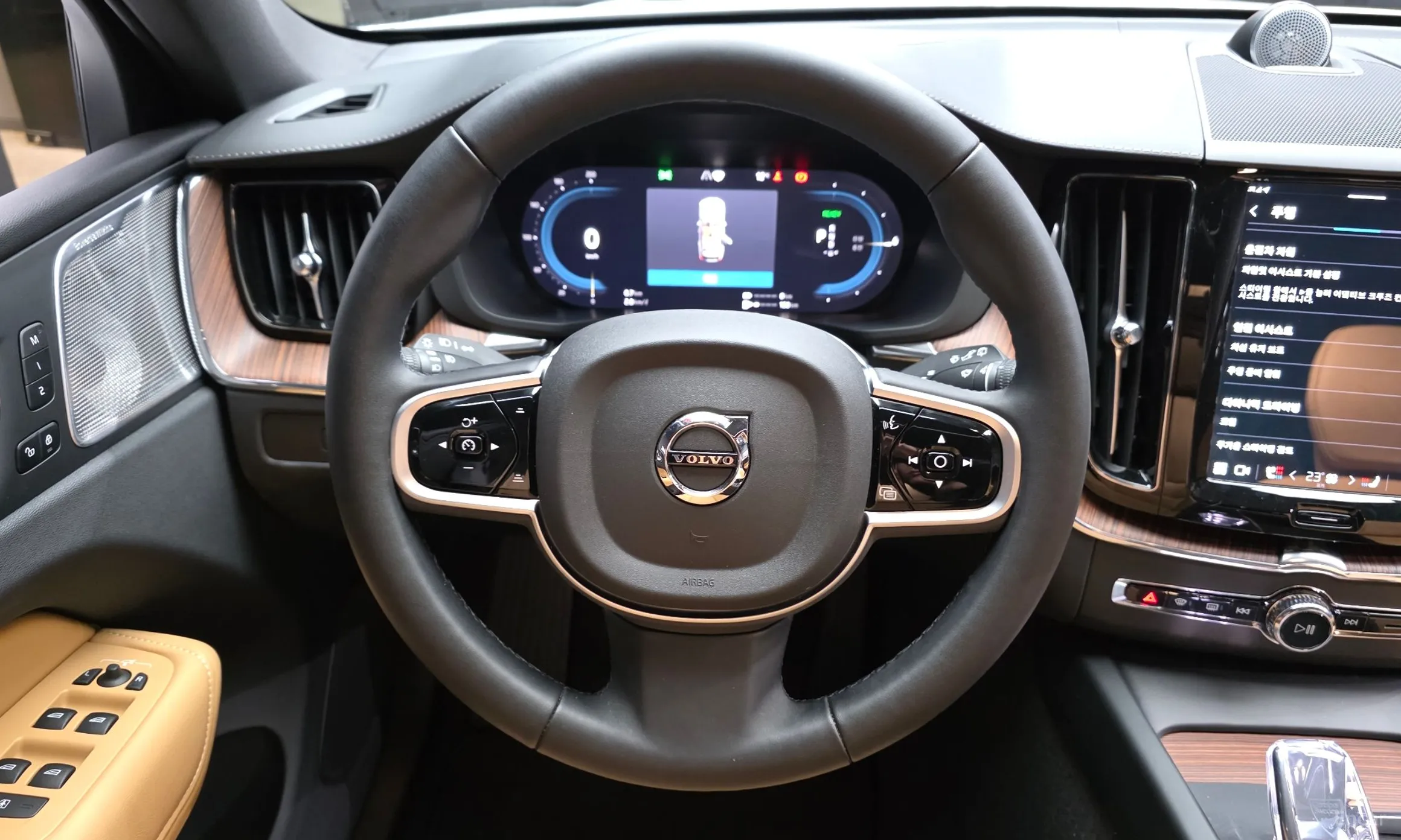 Volvo XC60 Gen 2 превью 13