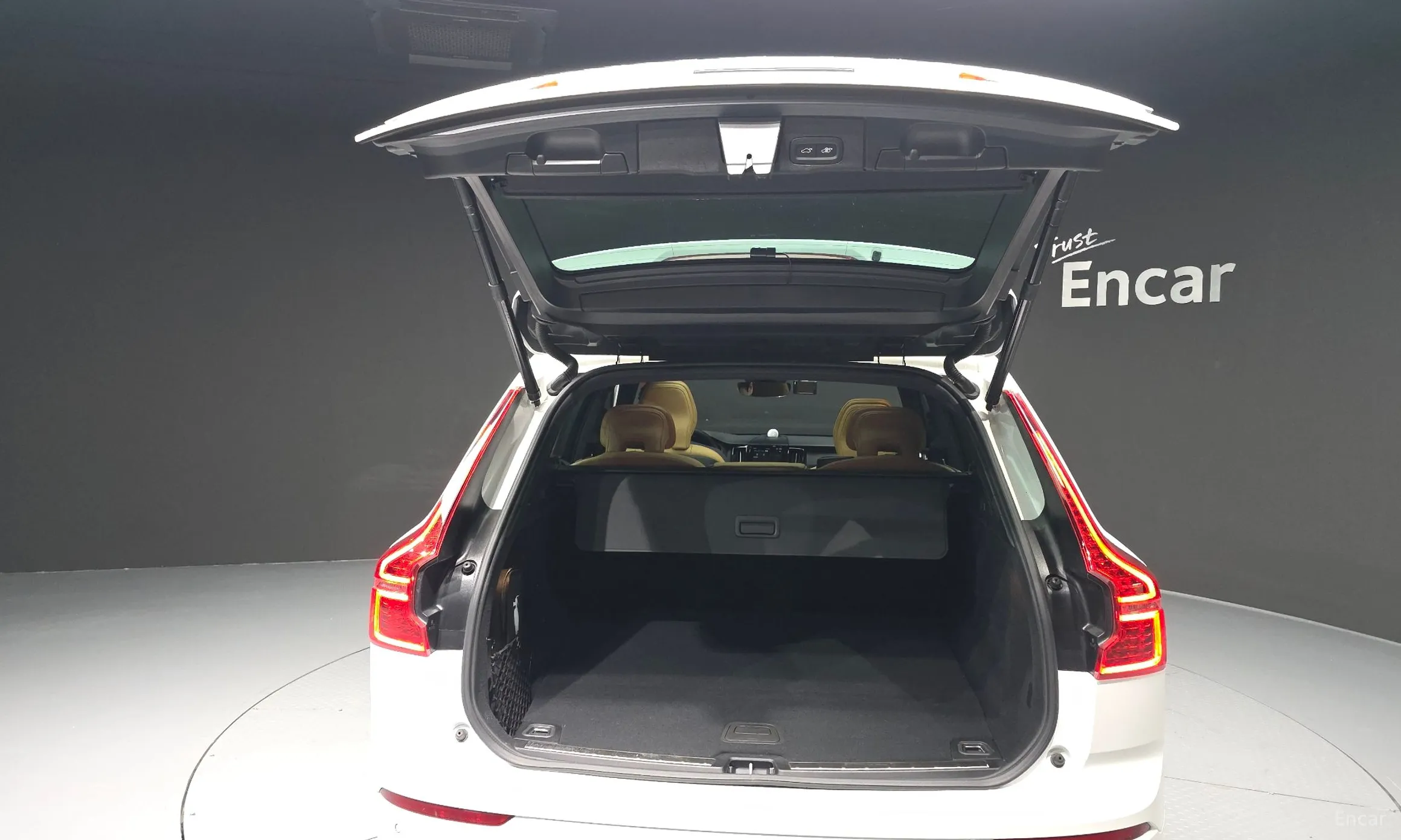 Volvo XC60 Gen 2 превью 20