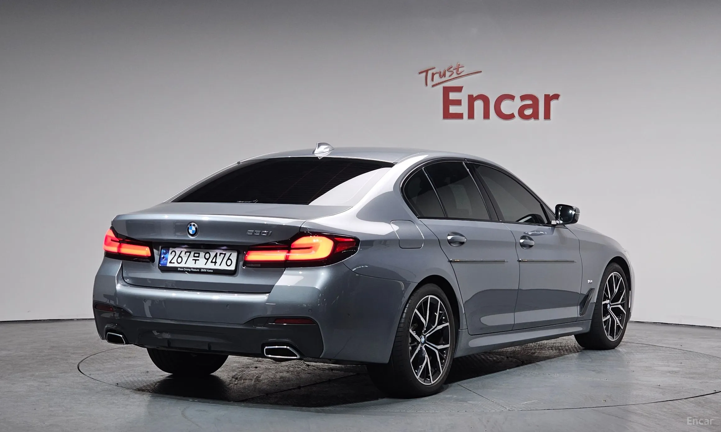 BMW 5 Series (G30) превью 2