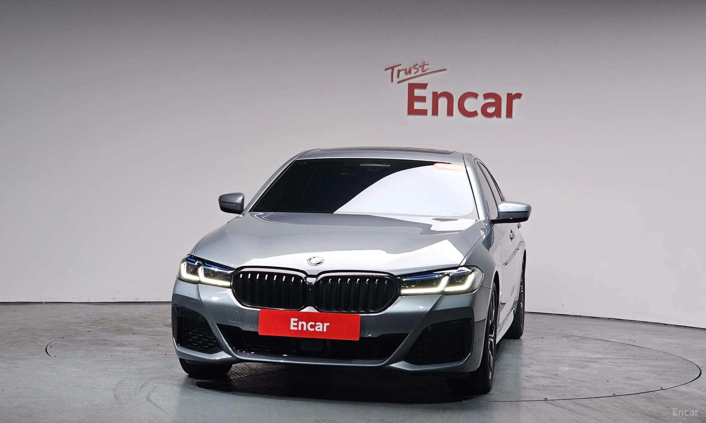BMW 5 Series (G30) превью 3