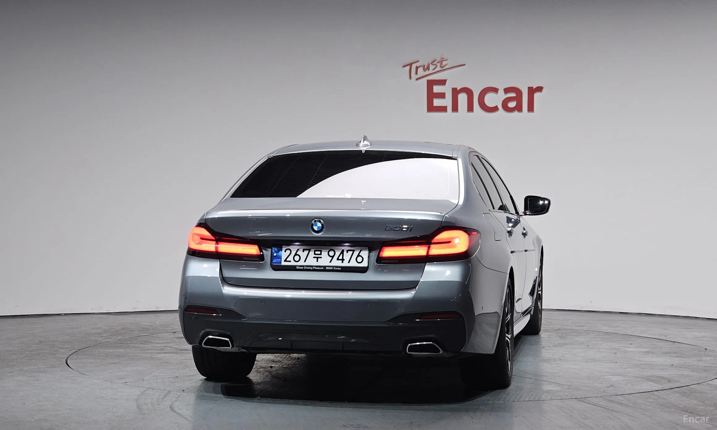 BMW 5 Series (G30) превью 4