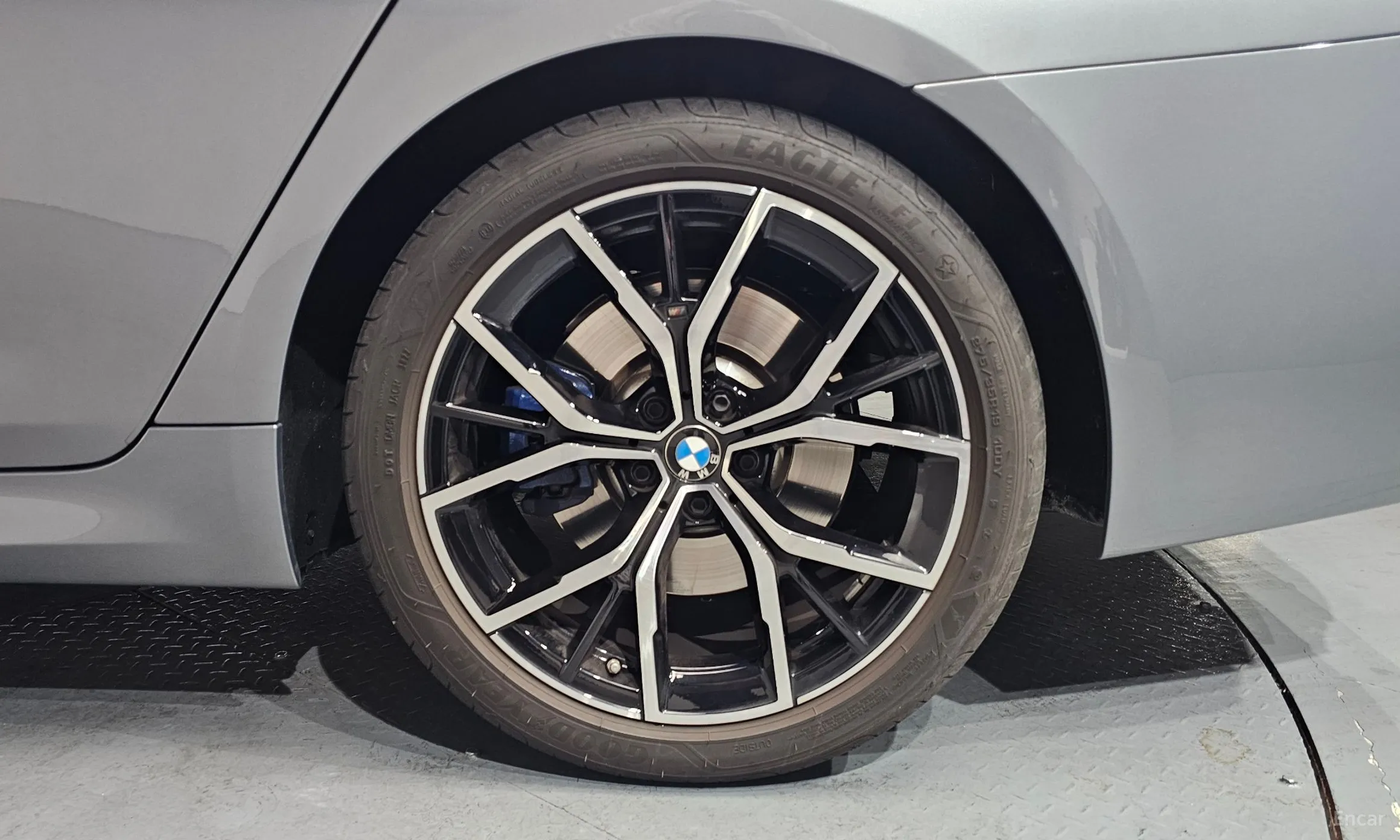 BMW 5 Series (G30) превью 5