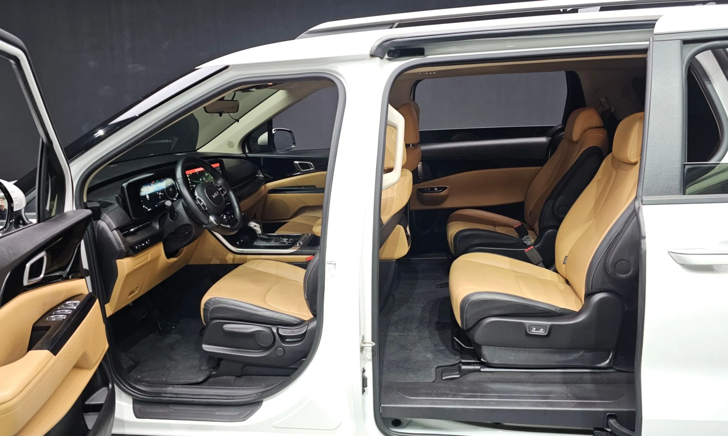 Kia Carnival Gen 4 превью 10