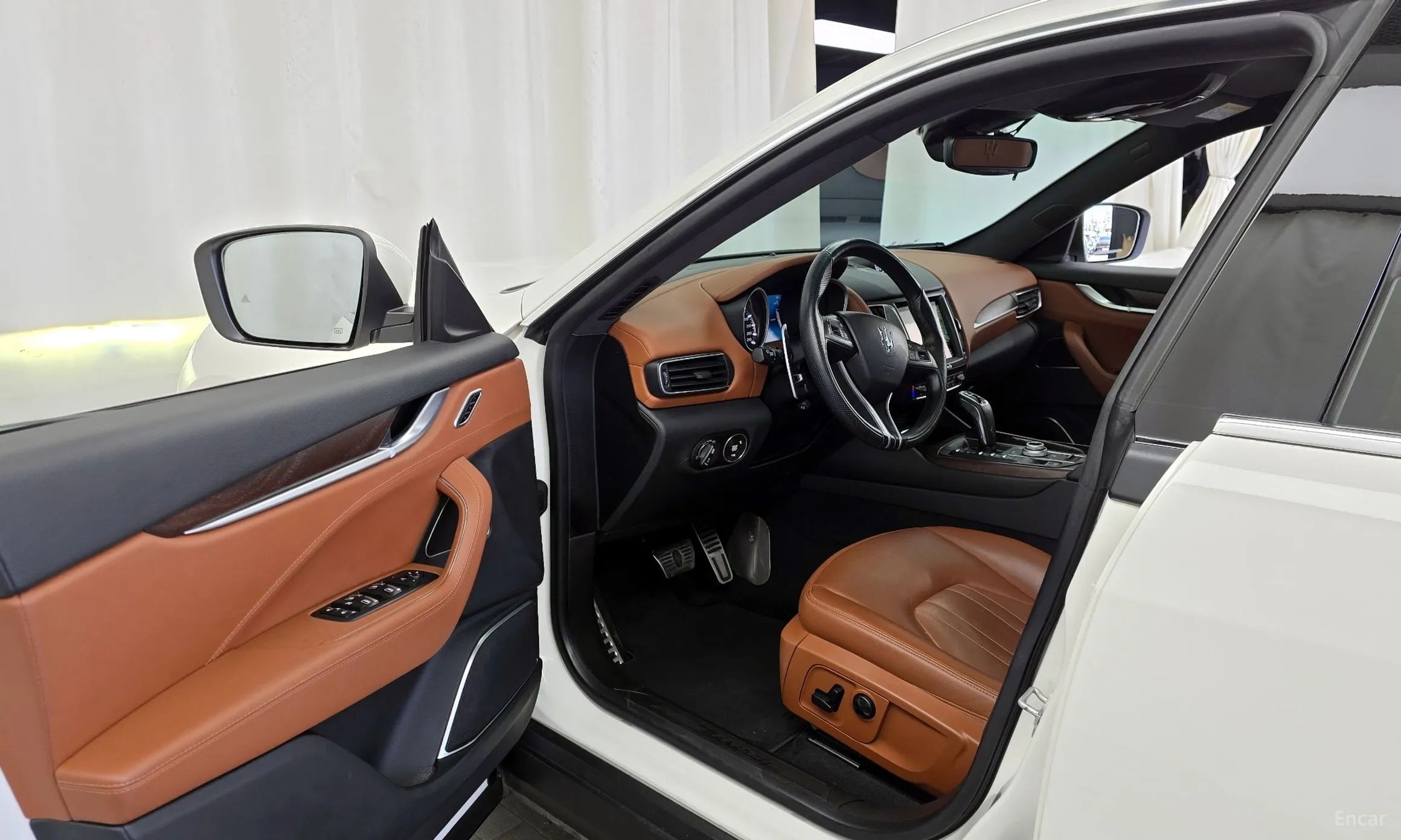 Maserati Levante превью 10