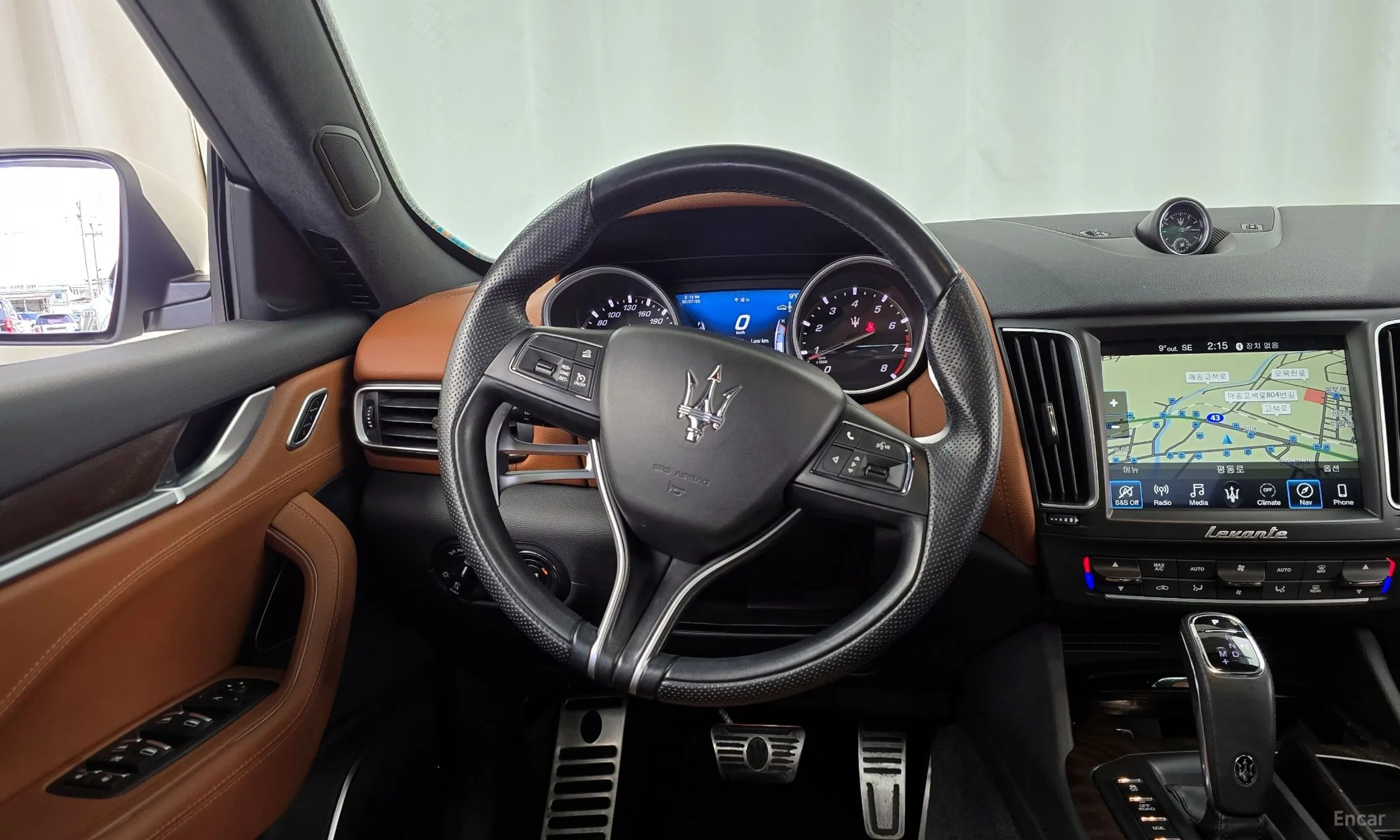Maserati Levante превью 13
