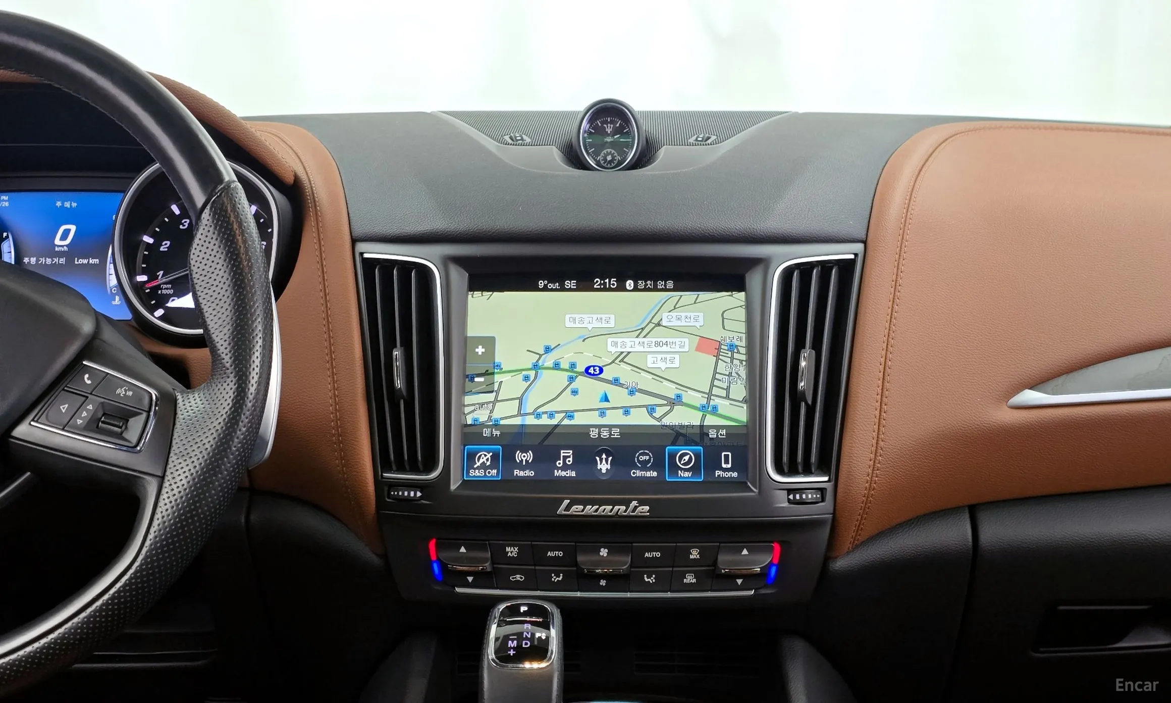Maserati Levante превью 14