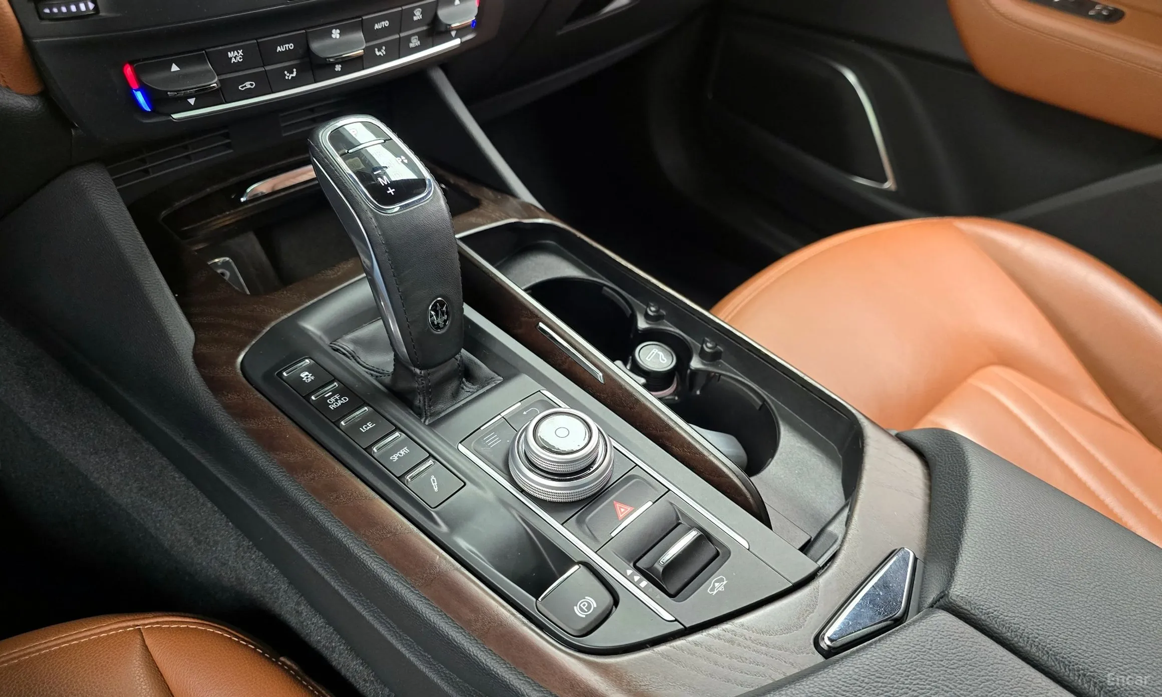 Maserati Levante превью 9