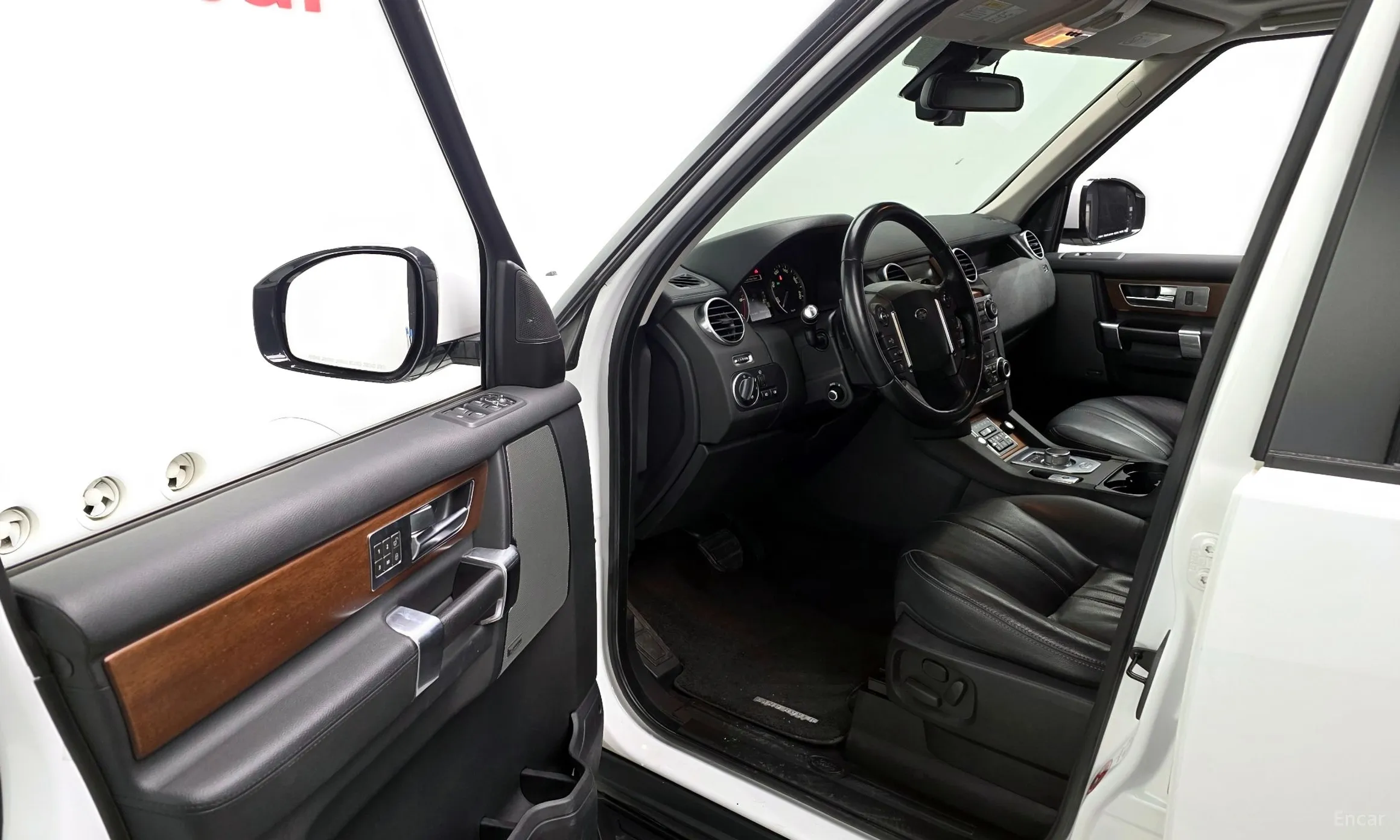 Land Rover Discovery 4 превью 10