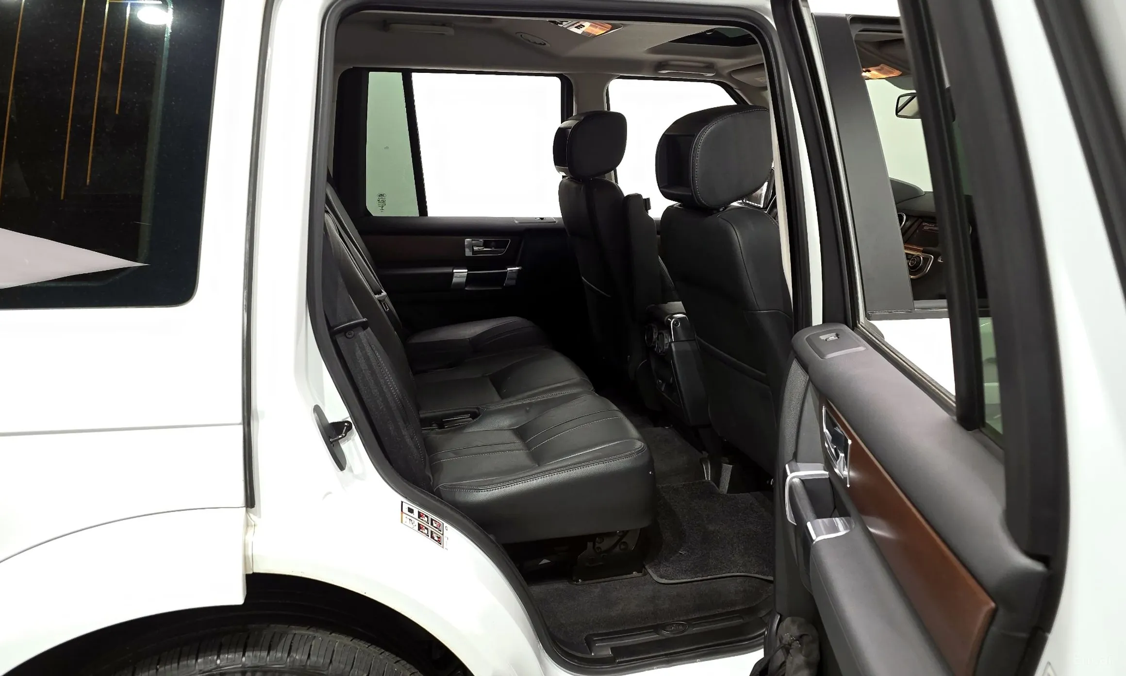Land Rover Discovery 4 превью 12