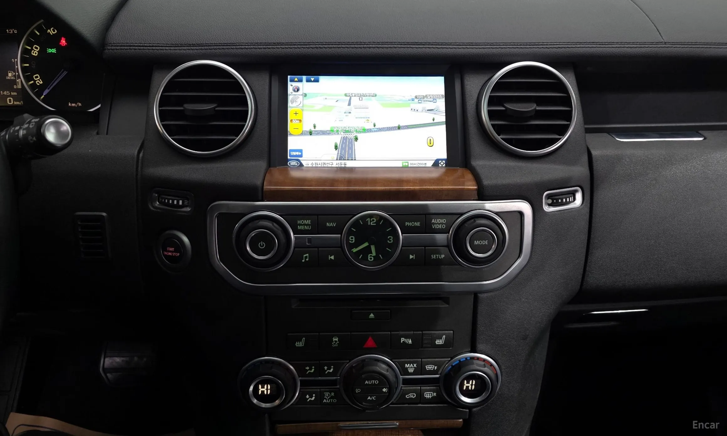 Land Rover Discovery 4 превью 14