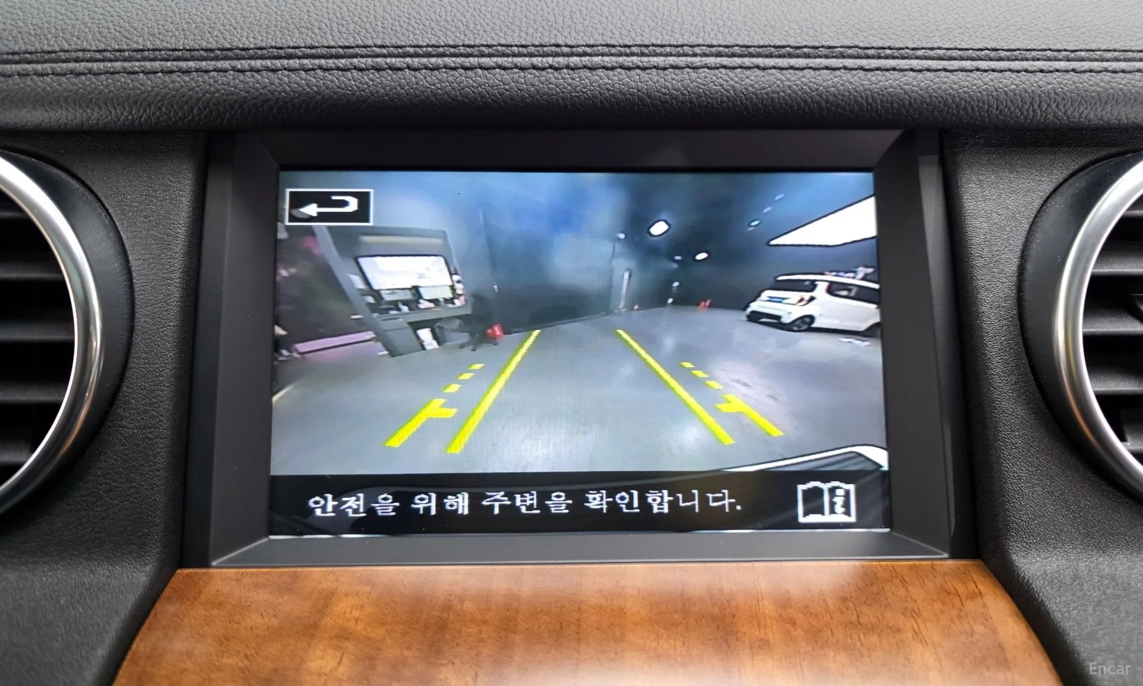 Land Rover Discovery 4 превью 15