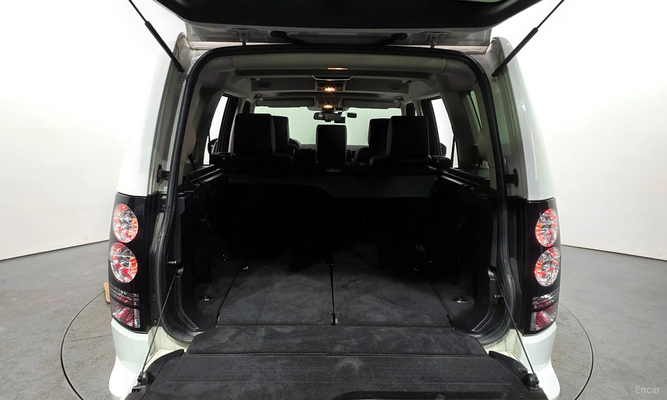 Land Rover Discovery 4 превью 20