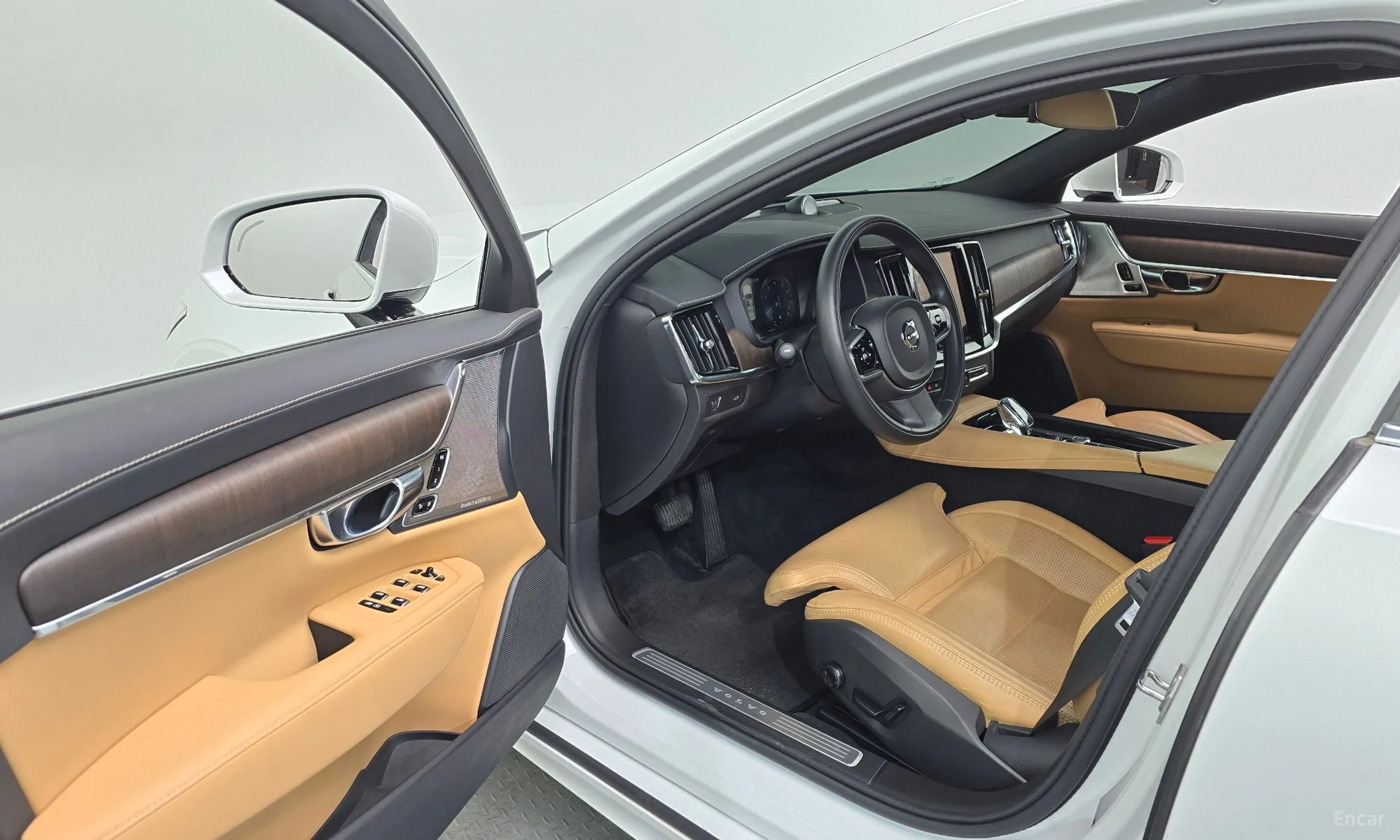 Volvo S90 превью 10