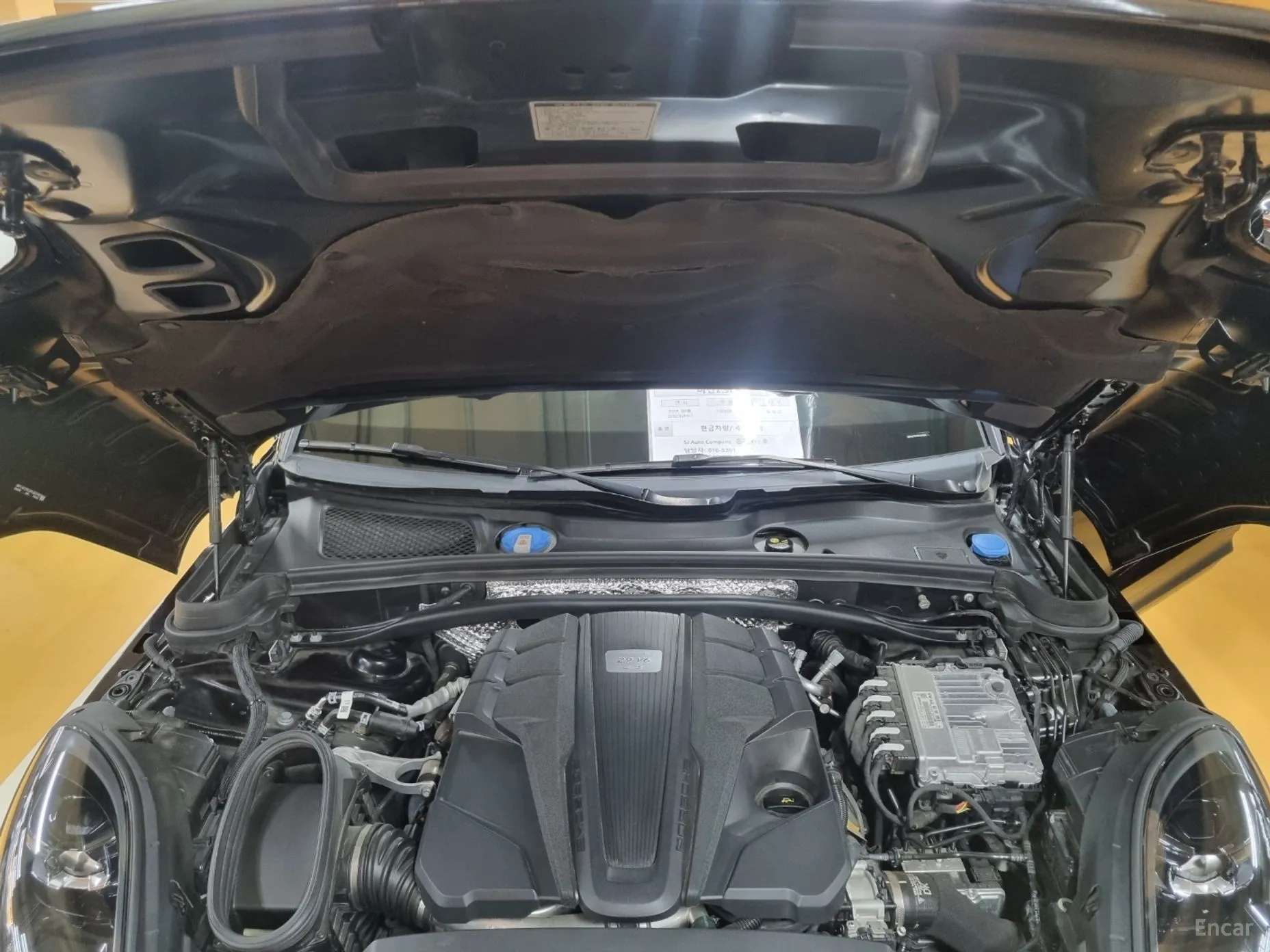 Porsche Macan превью 18