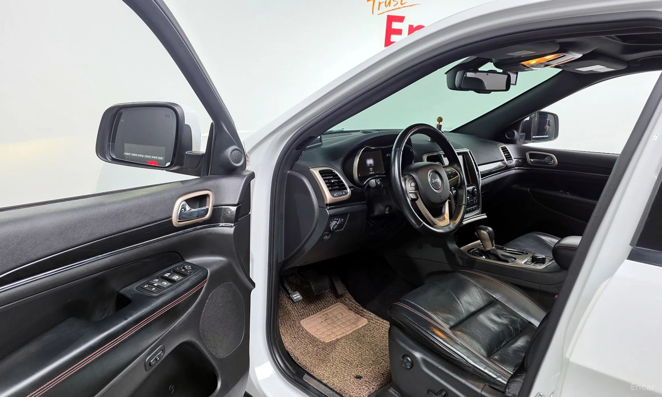Jeep Grand Cherokee превью 10