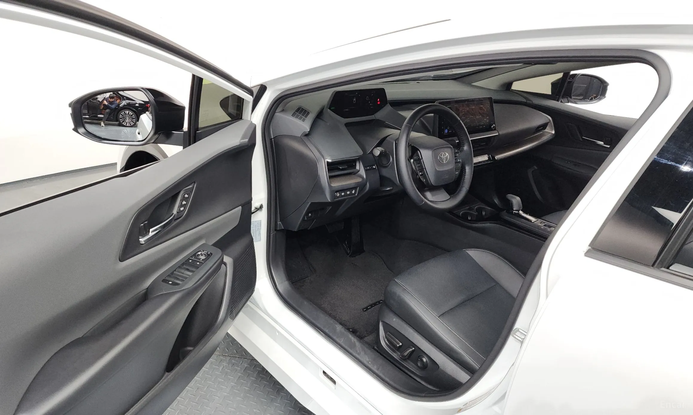 Toyota Prius 5th Generation превью 10