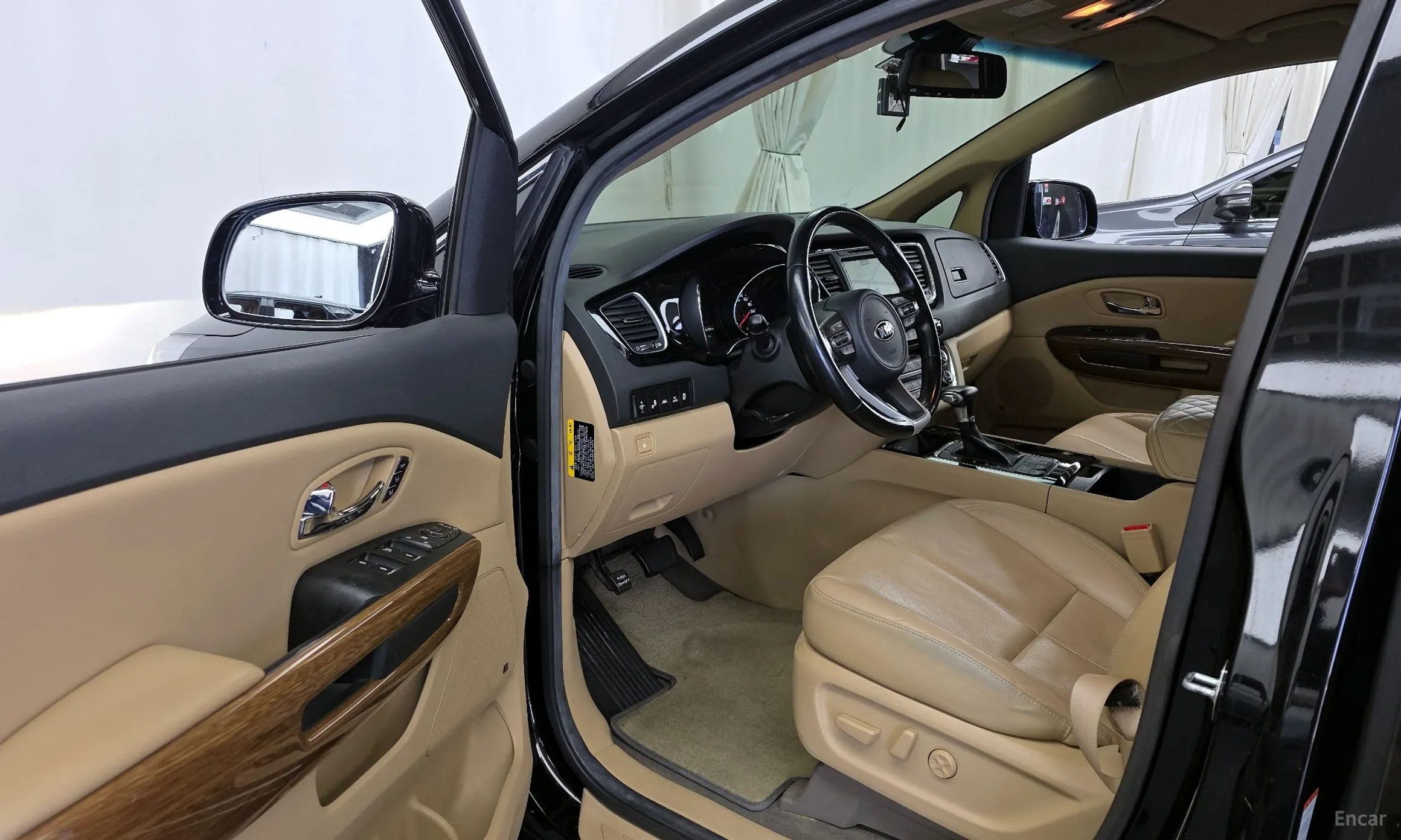 Kia Carnival превью 10