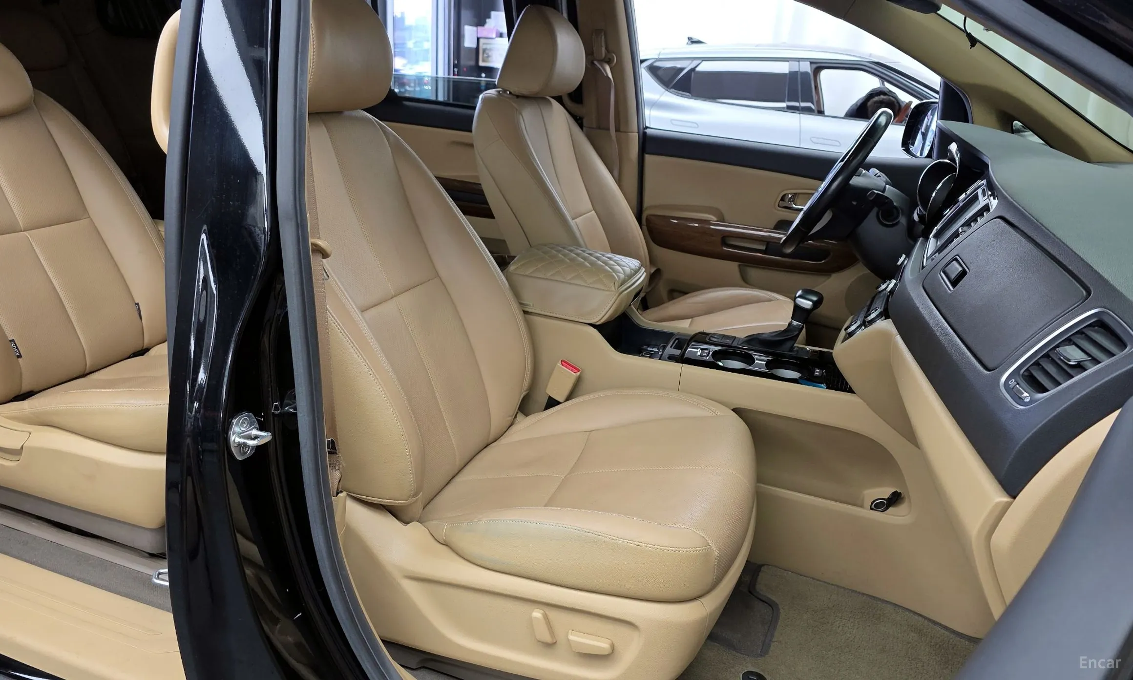 Kia Carnival превью 11