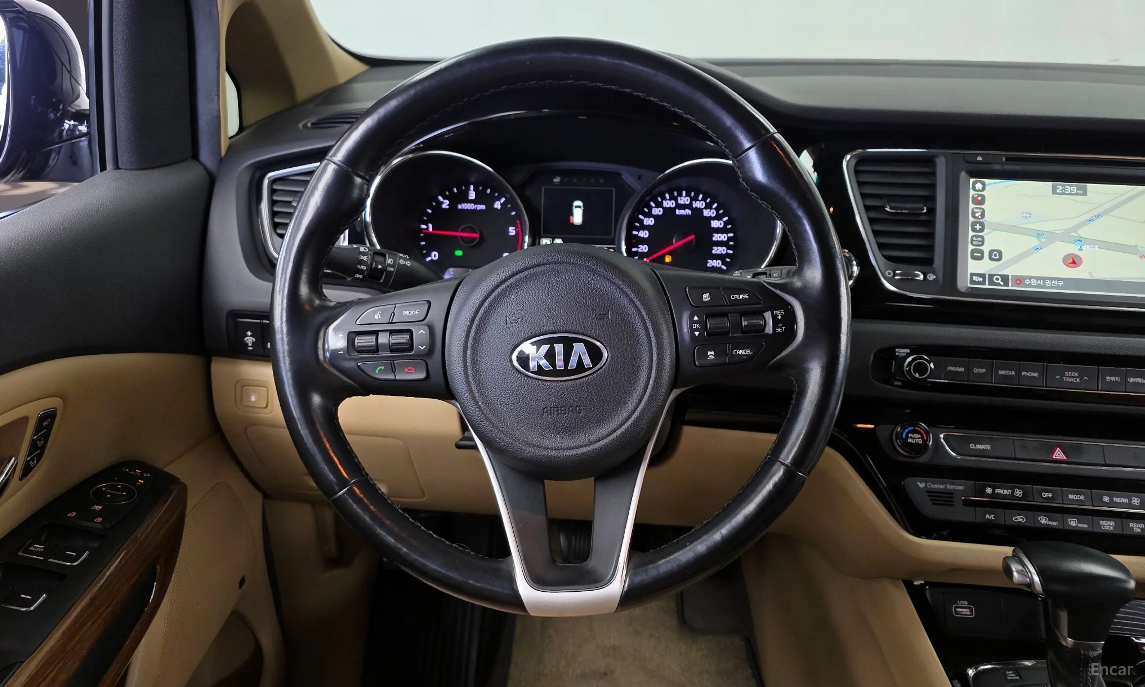 Kia Carnival превью 13