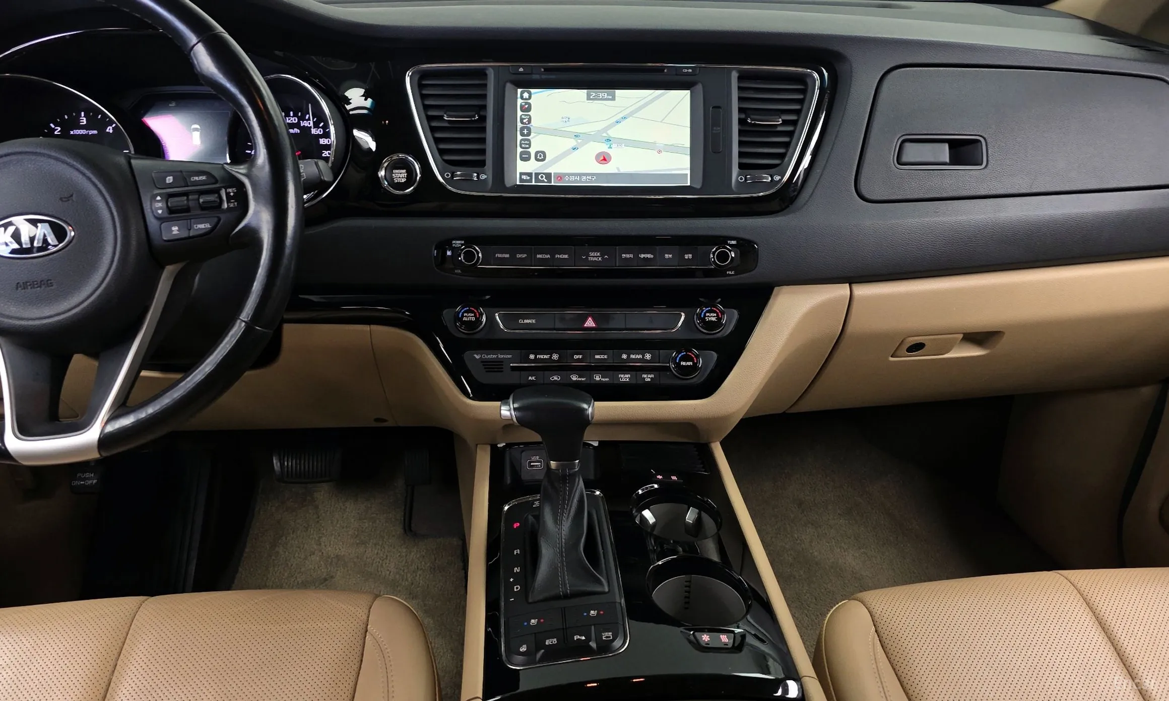 Kia Carnival превью 14