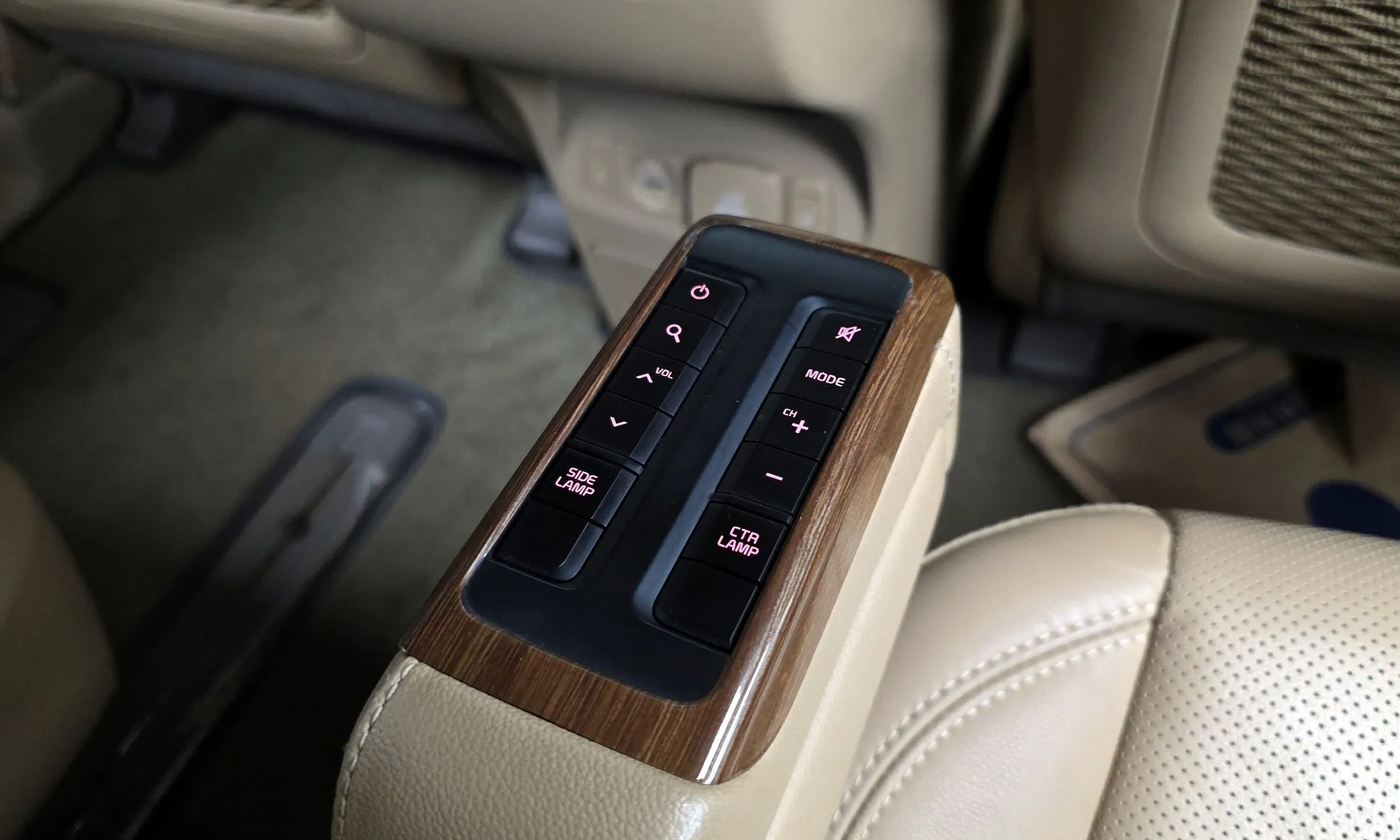 Kia Carnival превью 18
