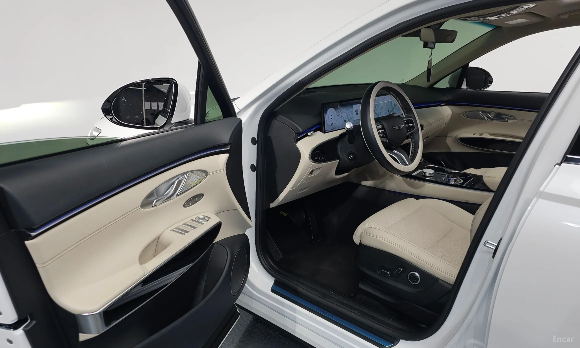 Genesis GV70 превью 10
