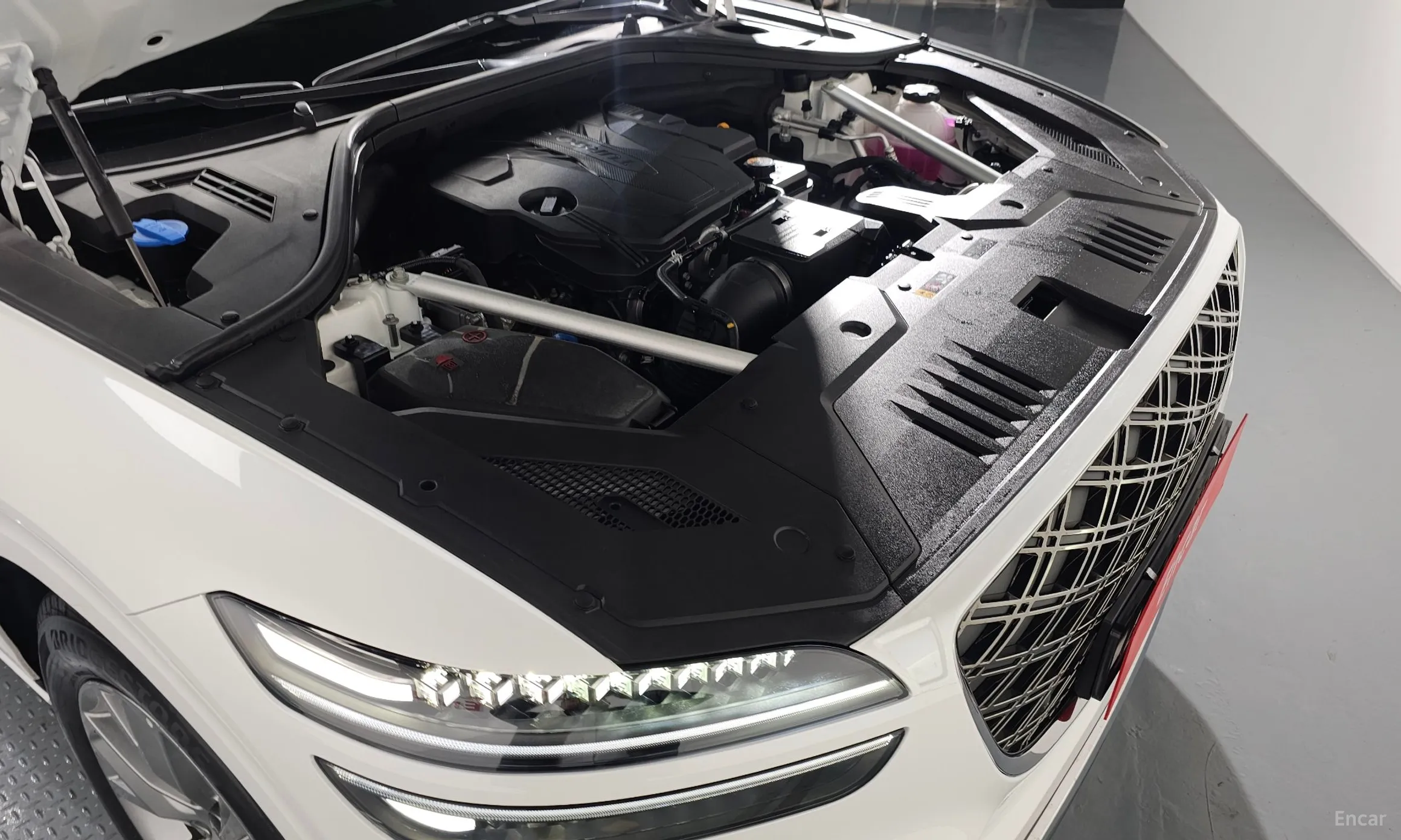 Genesis GV70 превью 6