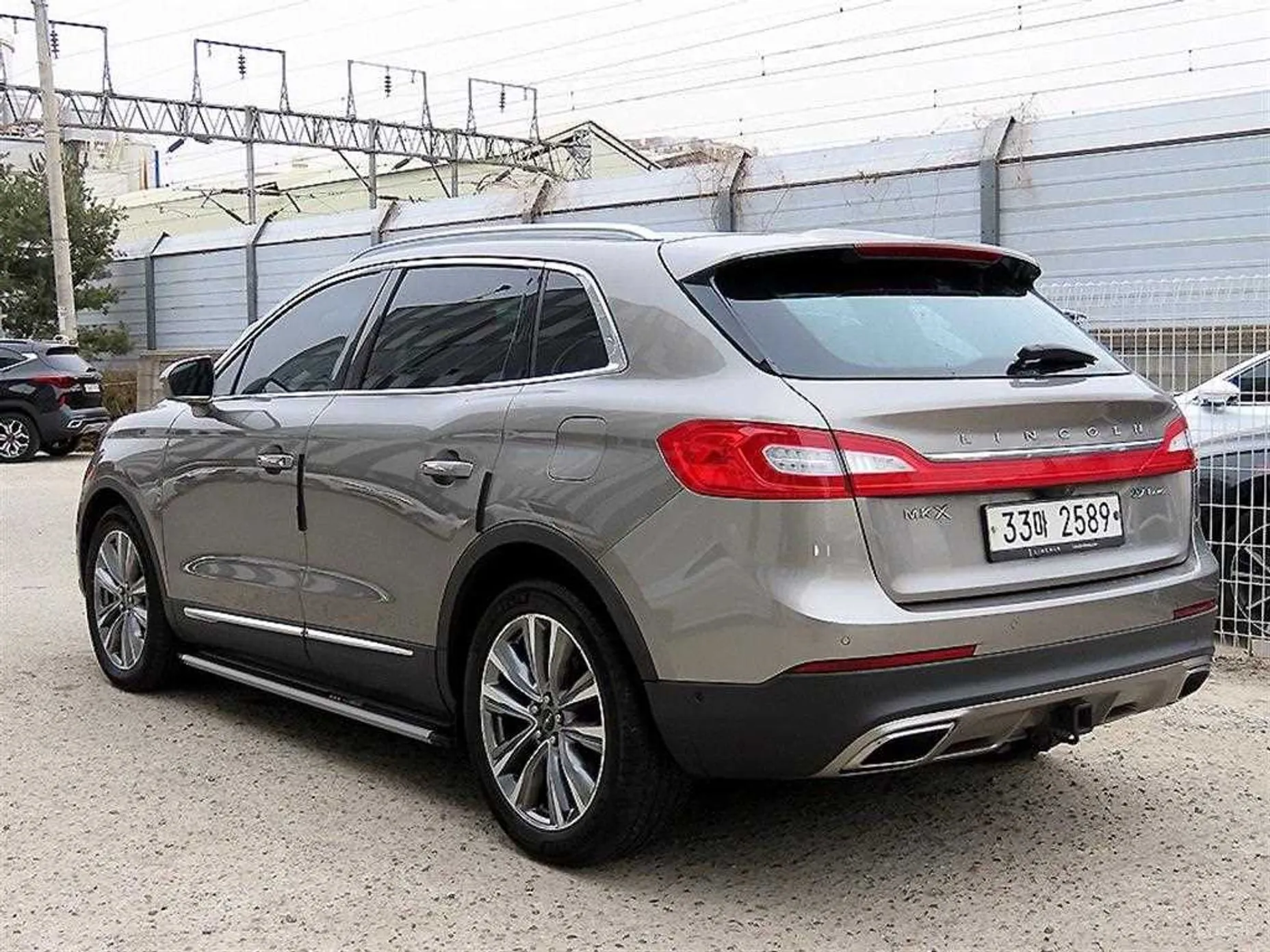 Lincoln MKX 2nd Generation превью 3