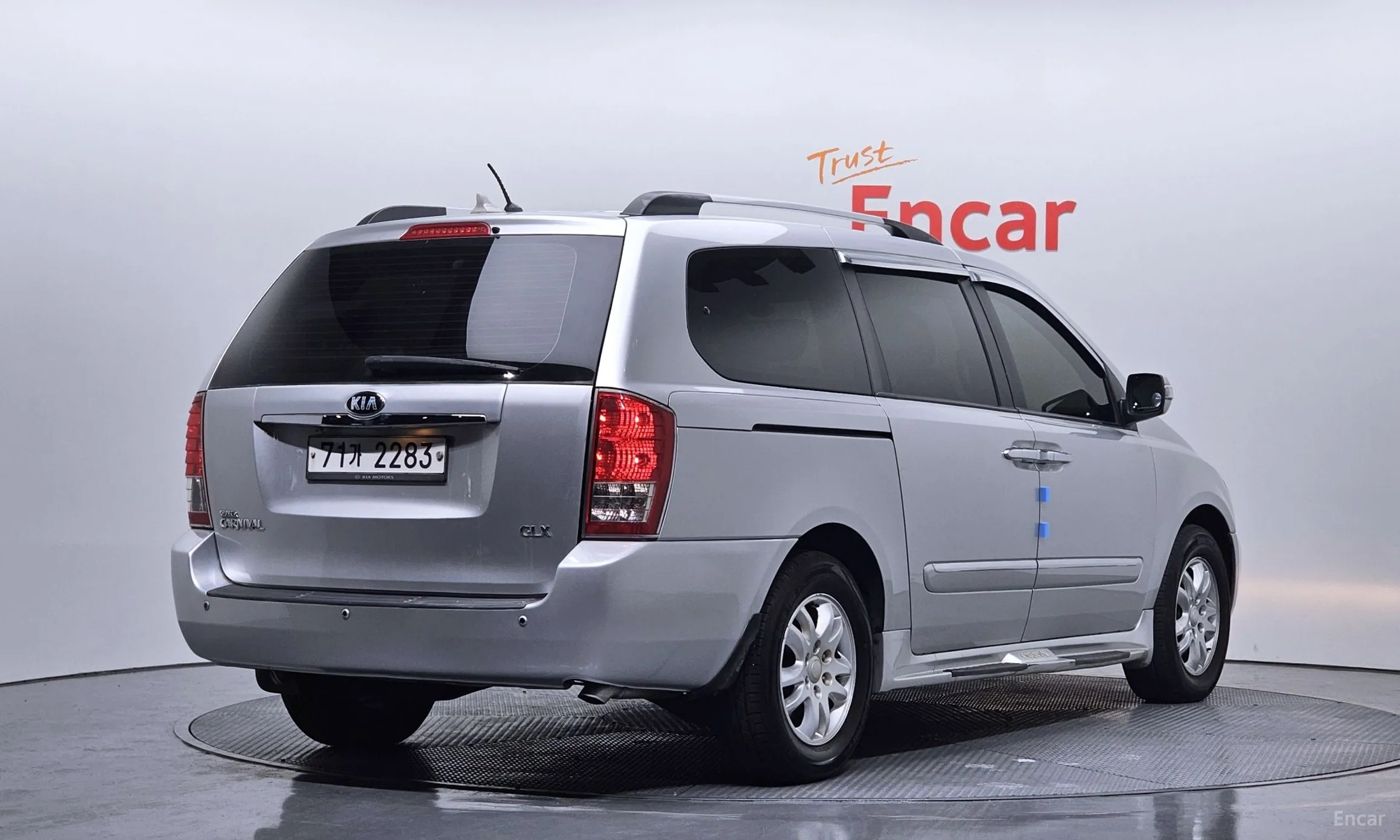 Kia Carnival R превью 2