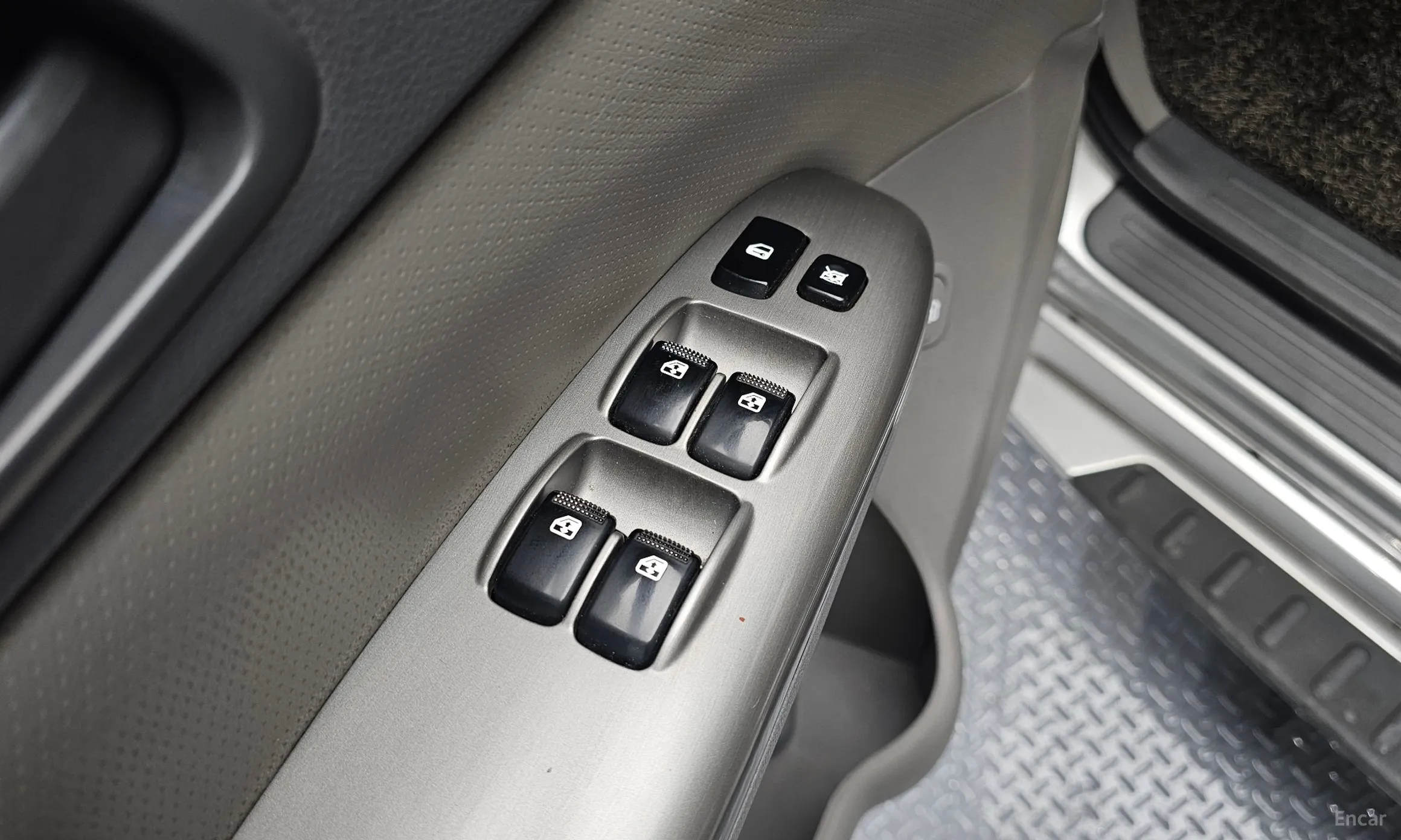 Kia Carnival R превью 18