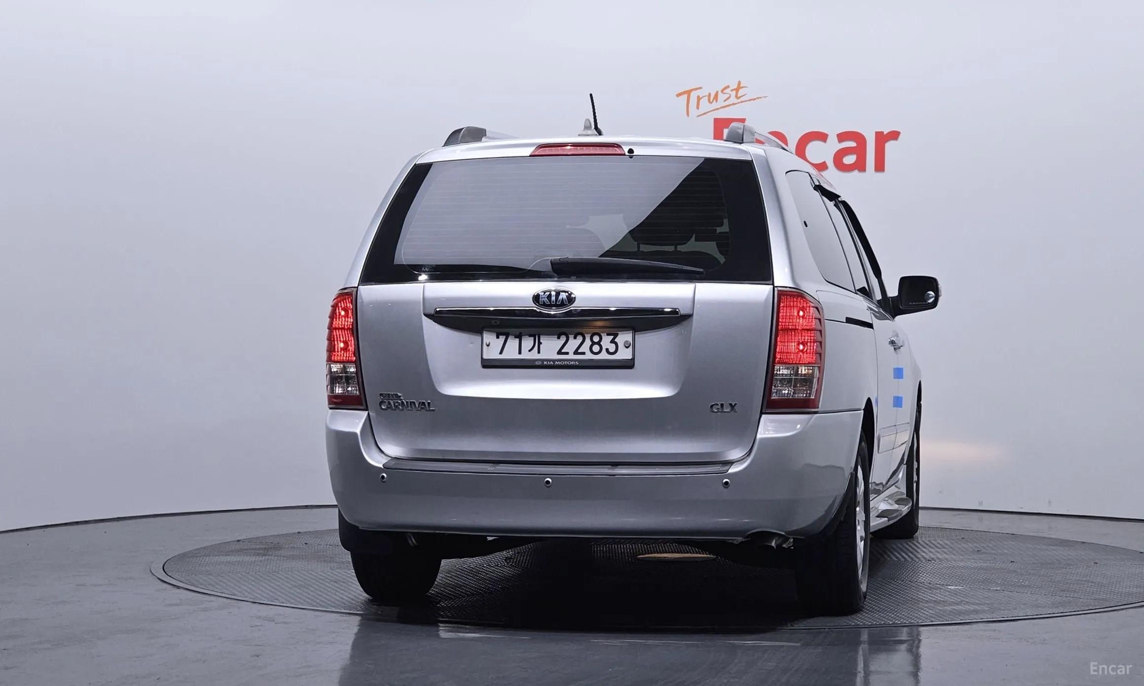Kia Carnival R превью 4