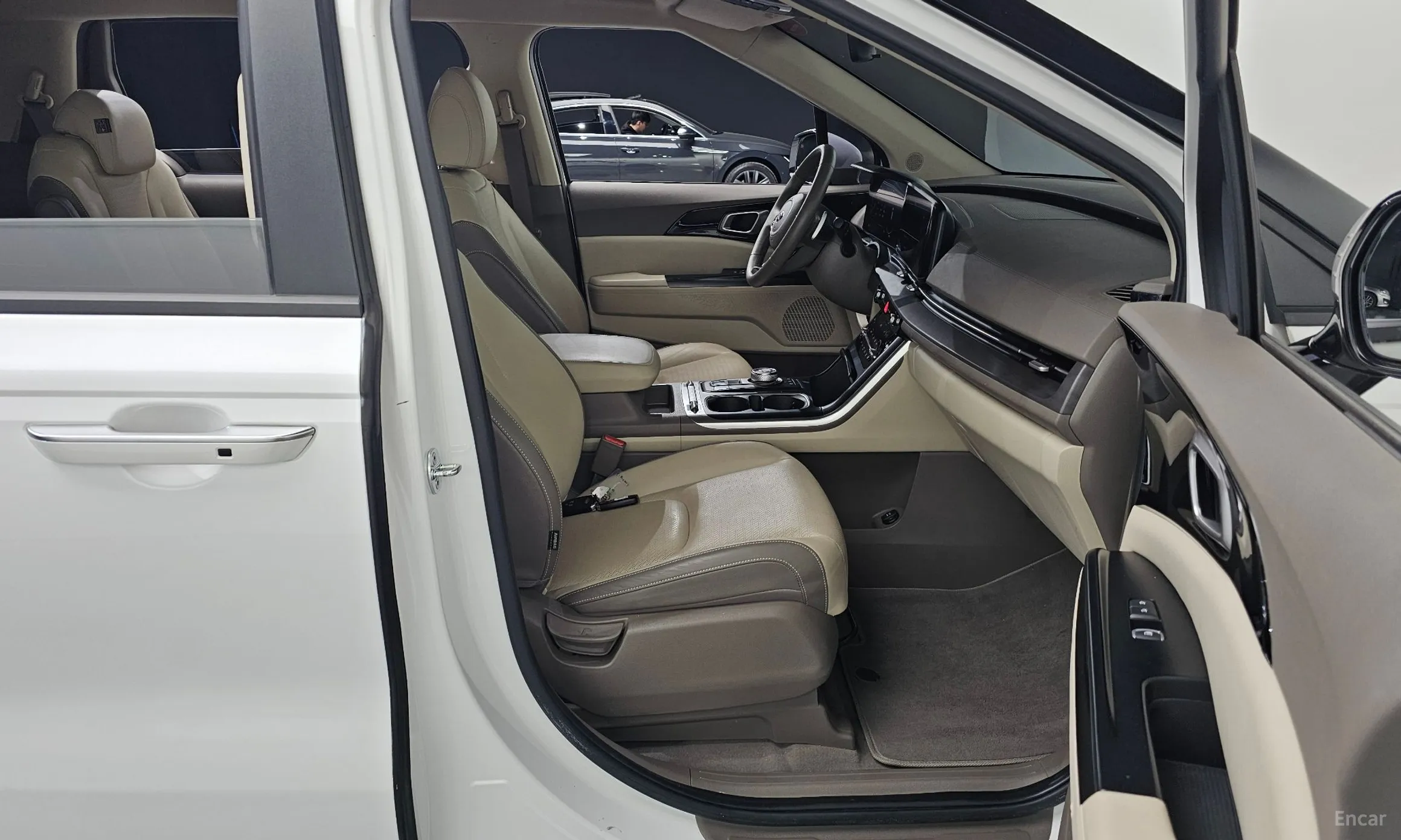 Kia Carnival Gen 4 превью 11
