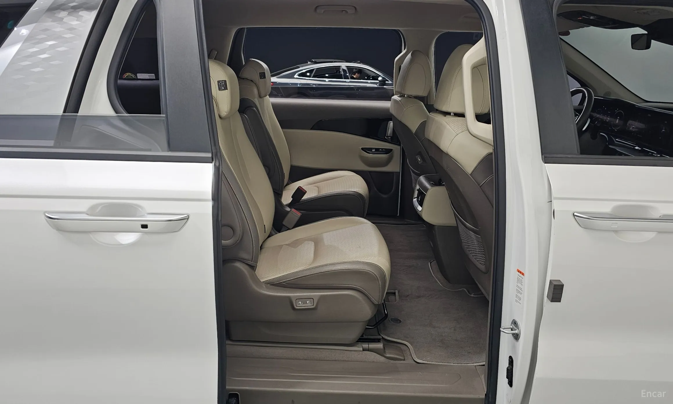 Kia Carnival Gen 4 превью 12